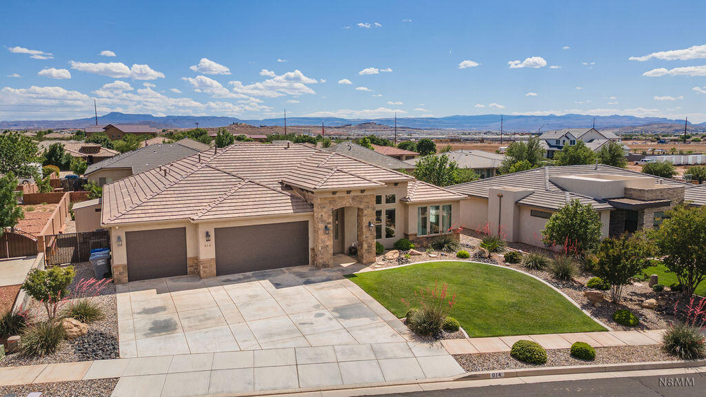 ROADRUNNER RIDGE - Residential