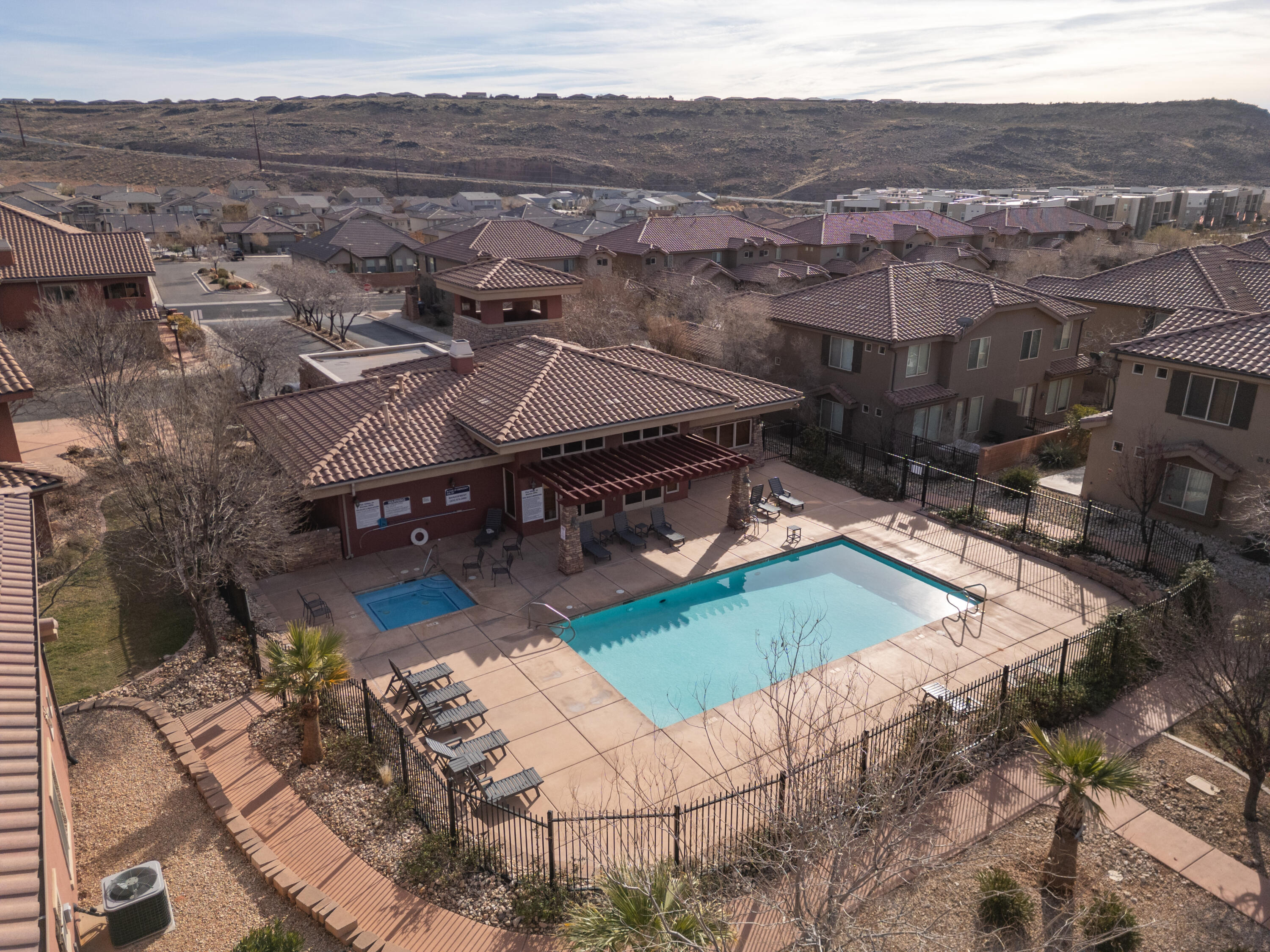 VILLAS AT SIENNA HILLS - Residential