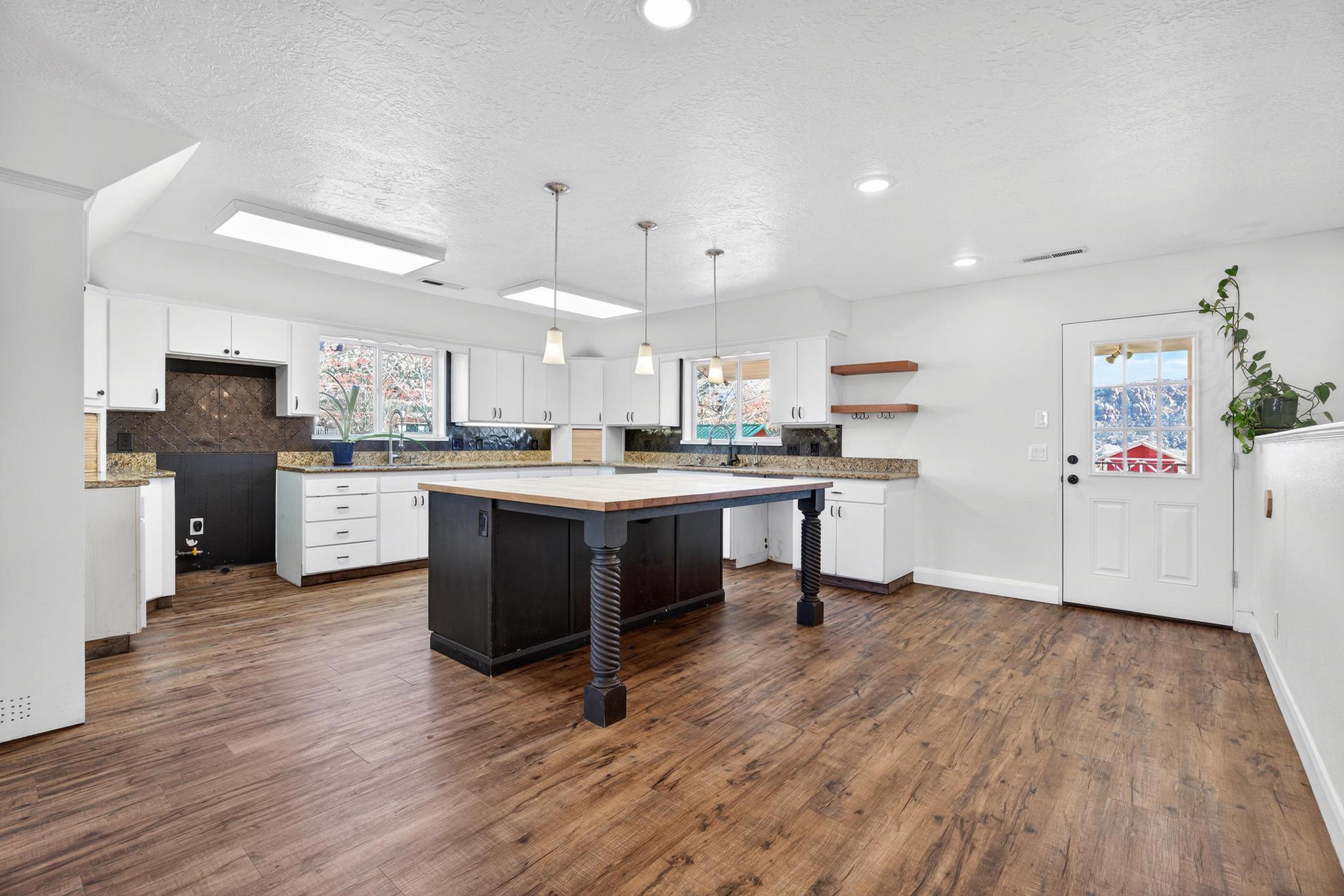 SHORT CREEK - Residential