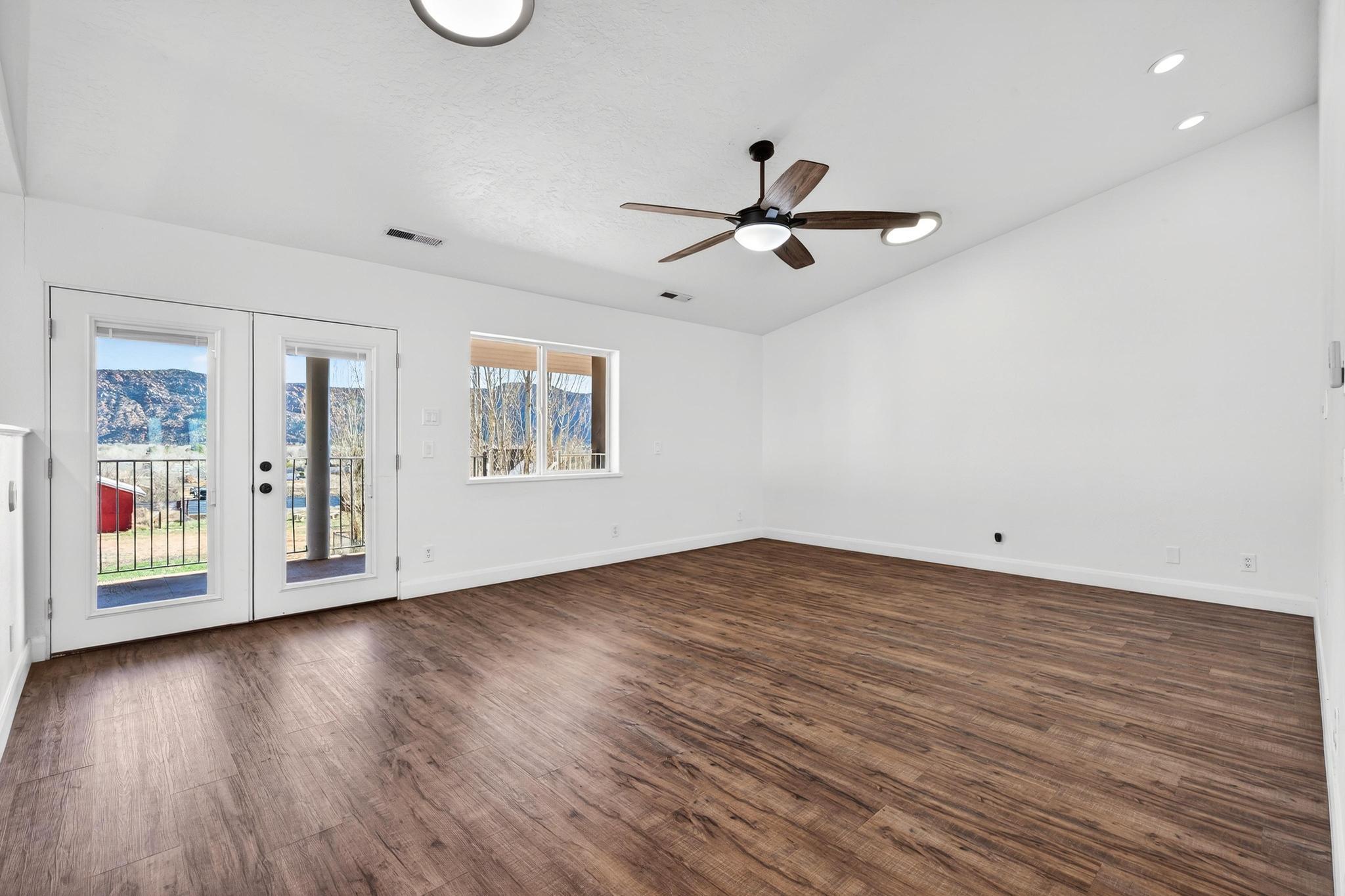 SHORT CREEK - Residential