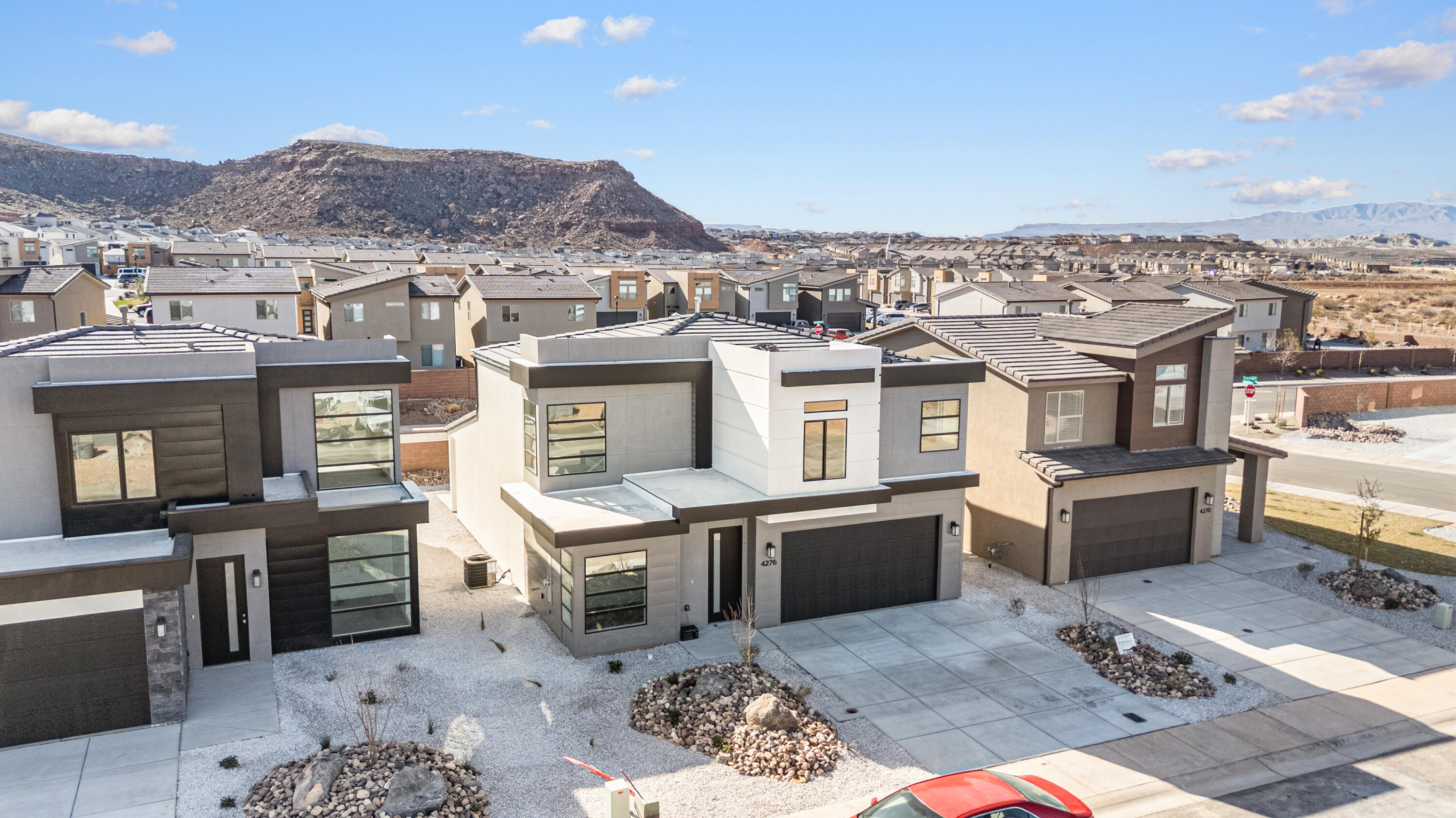 DESERT REFLECTION - Residential