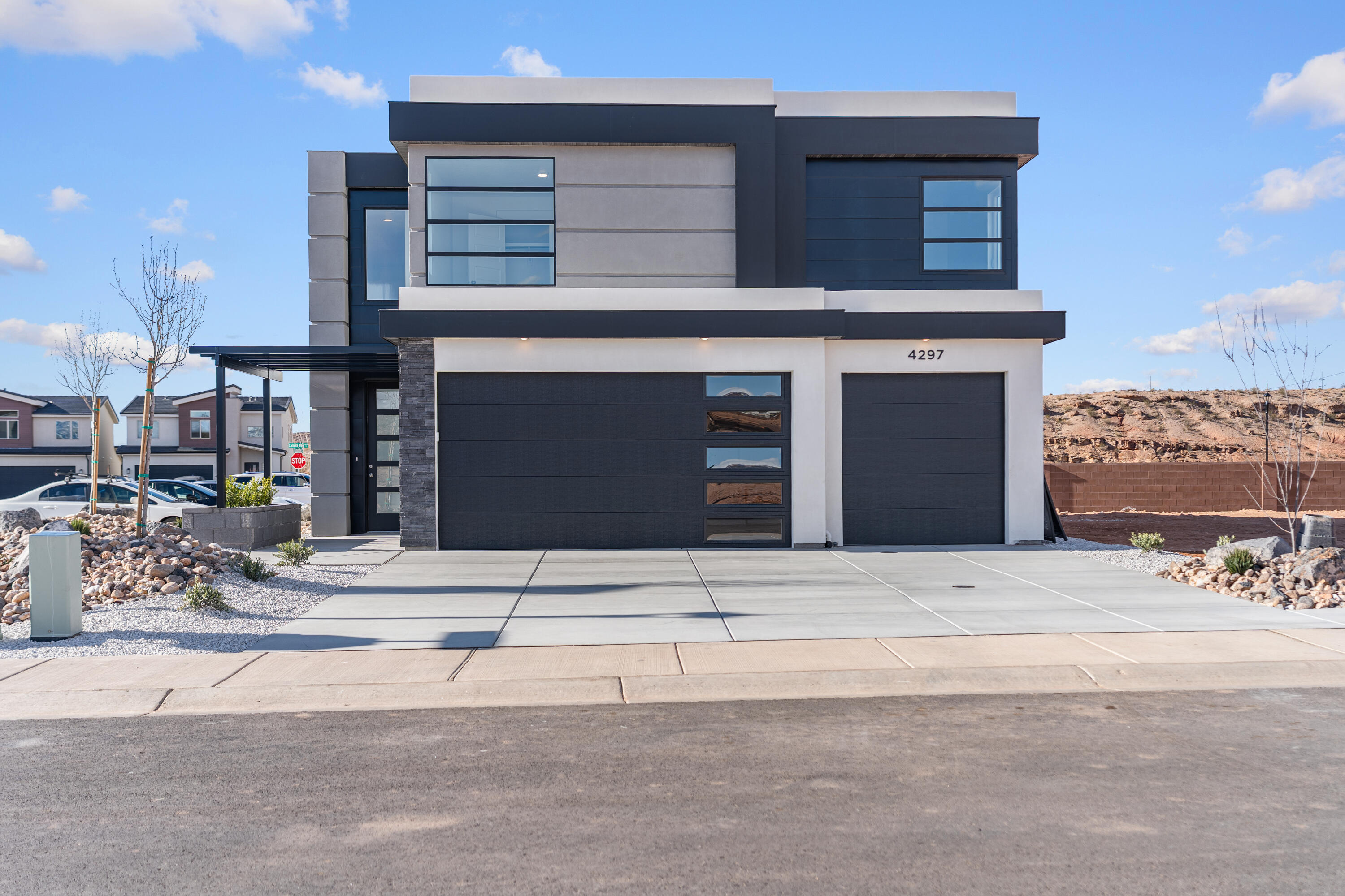 DESERT REFLECTION - Residential