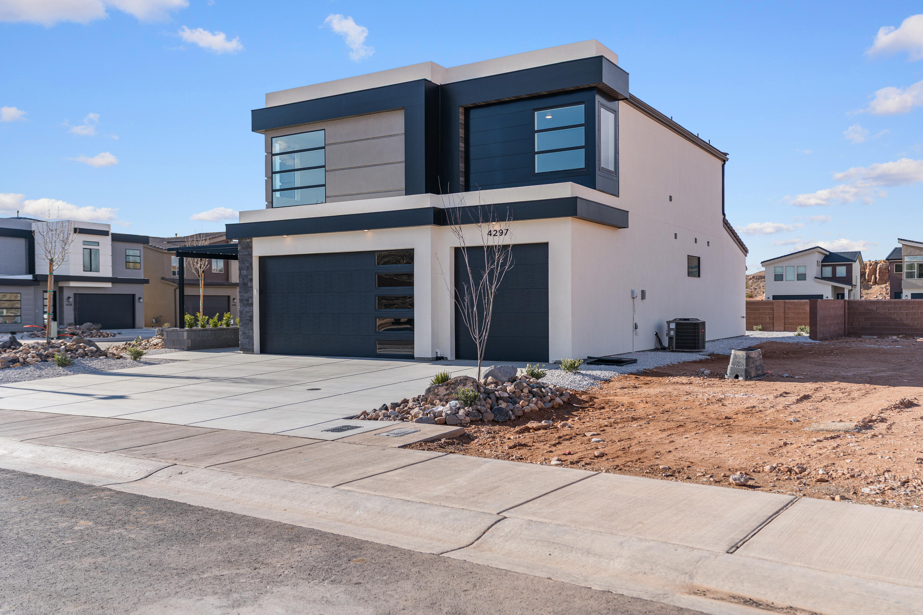 DESERT REFLECTION - Residential