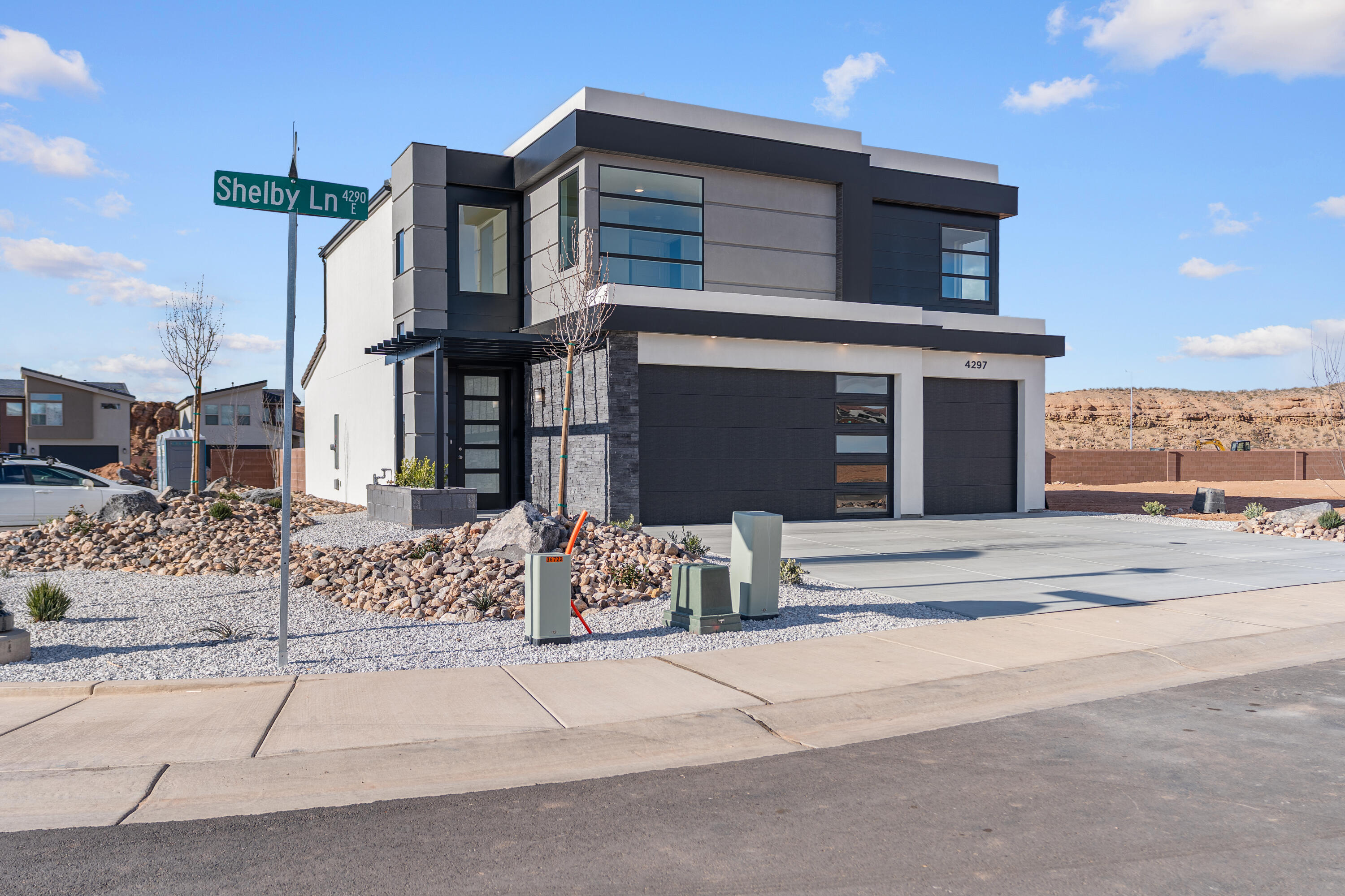 DESERT REFLECTION - Residential