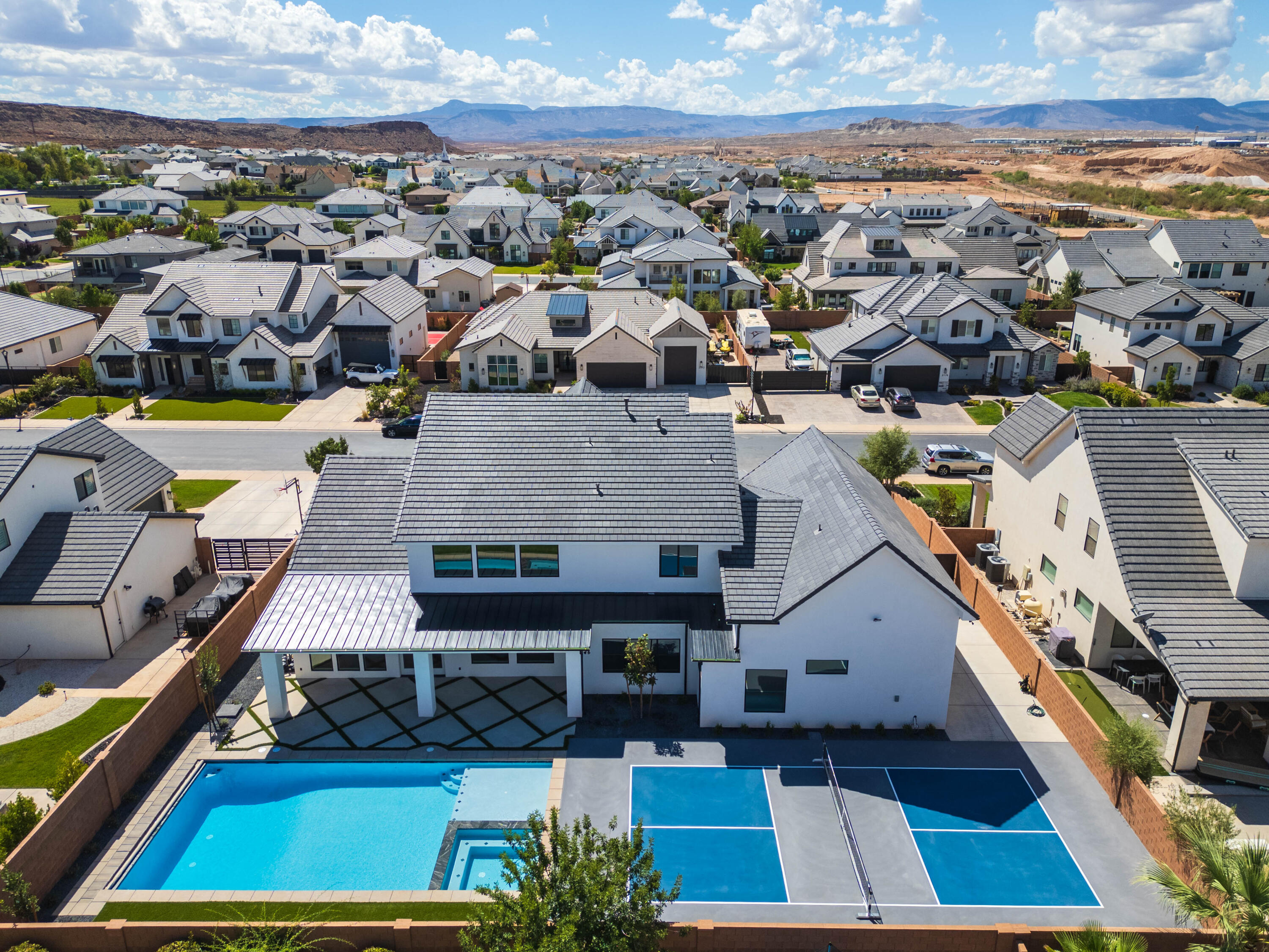 FIELDSTONE - Residential