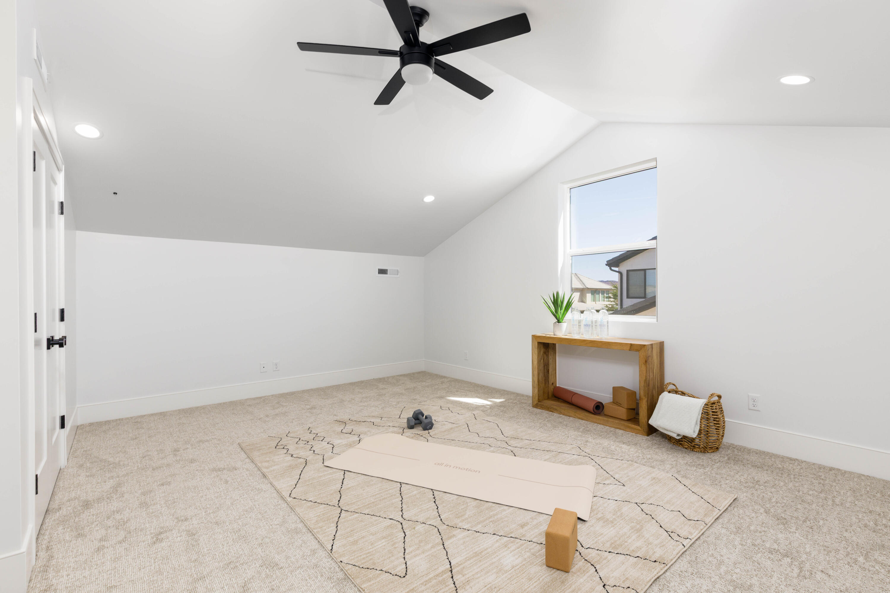 FIELDSTONE - Residential