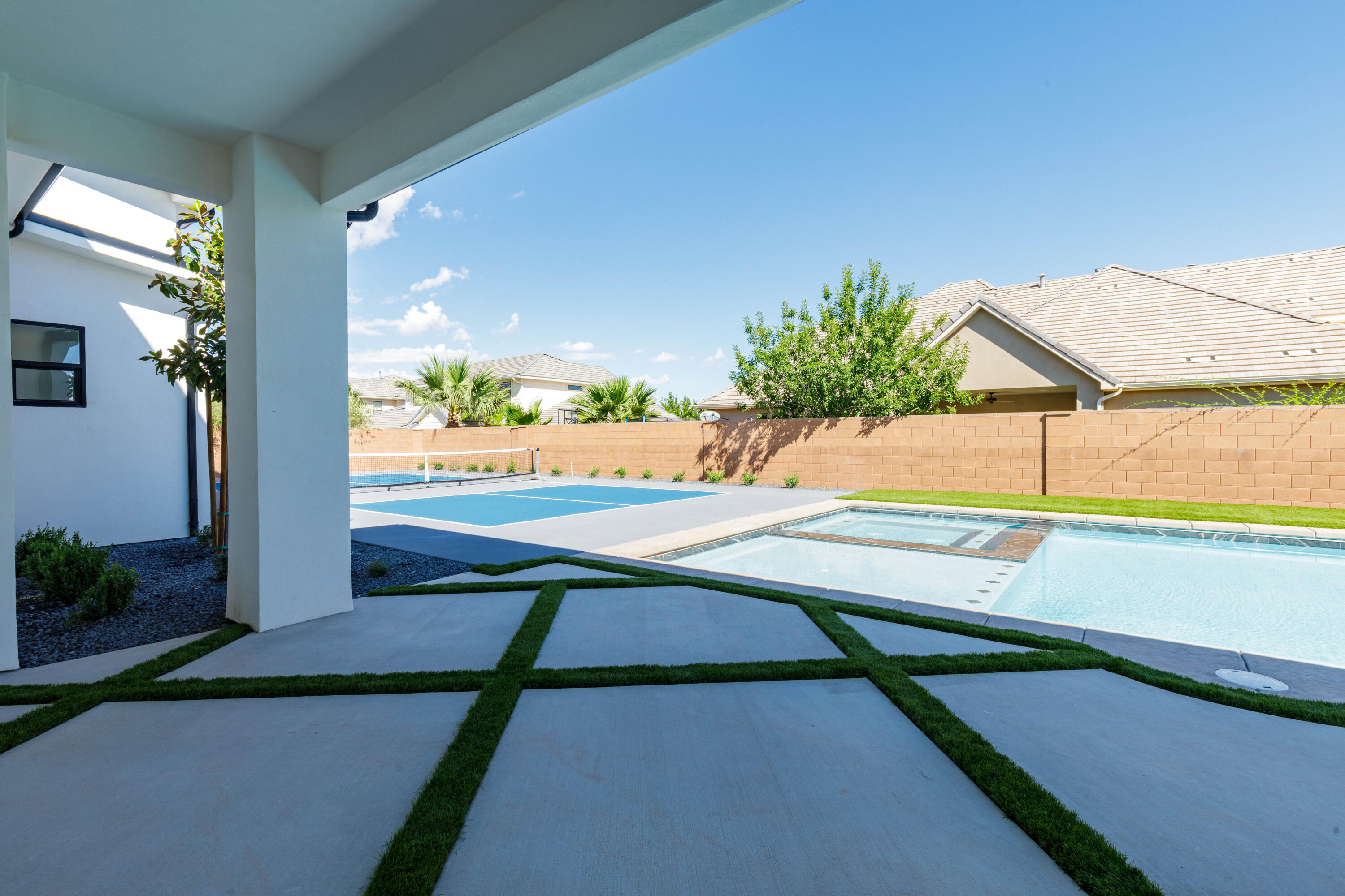 FIELDSTONE - Residential