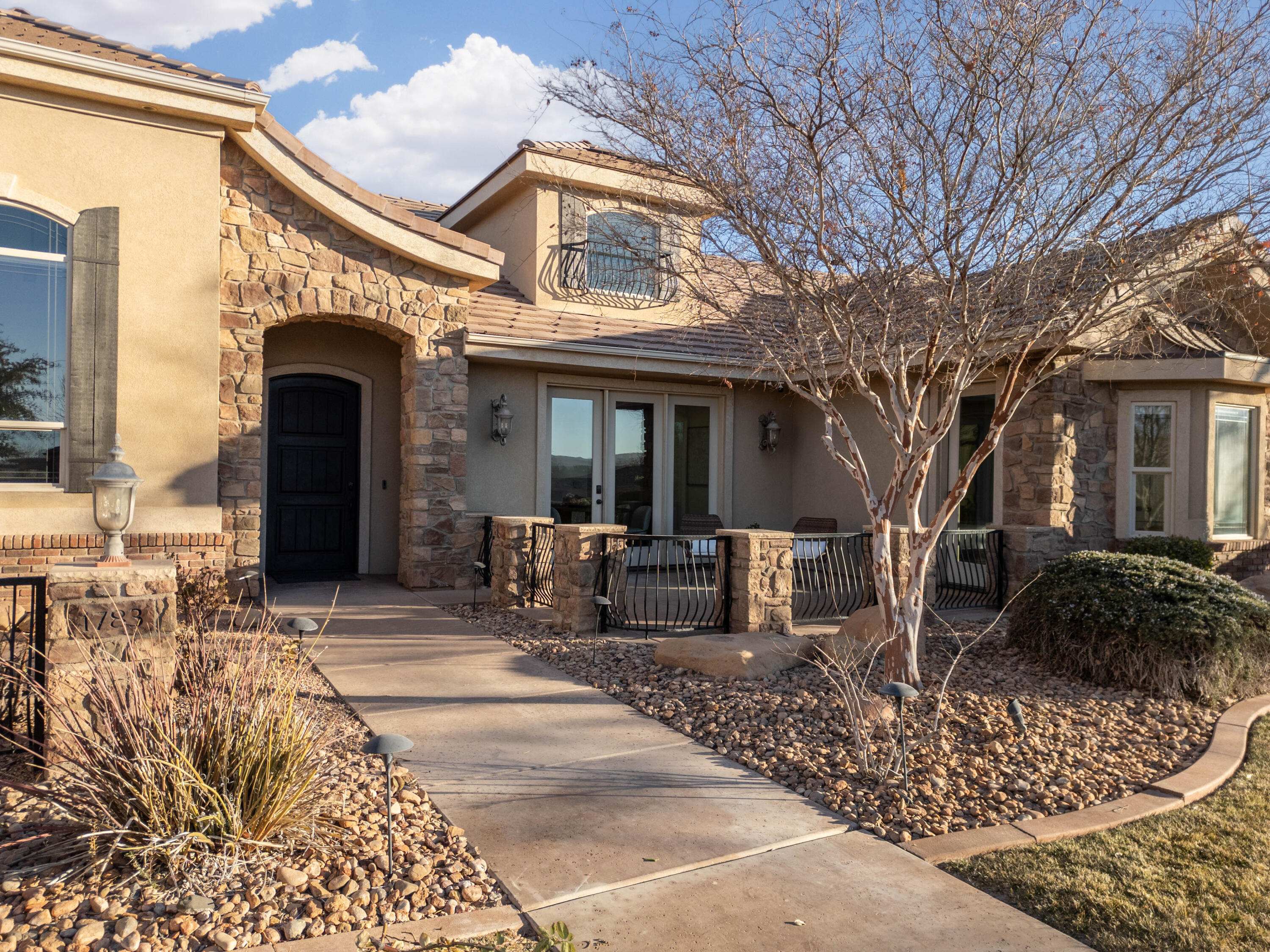 CORAL CANYON - Residential