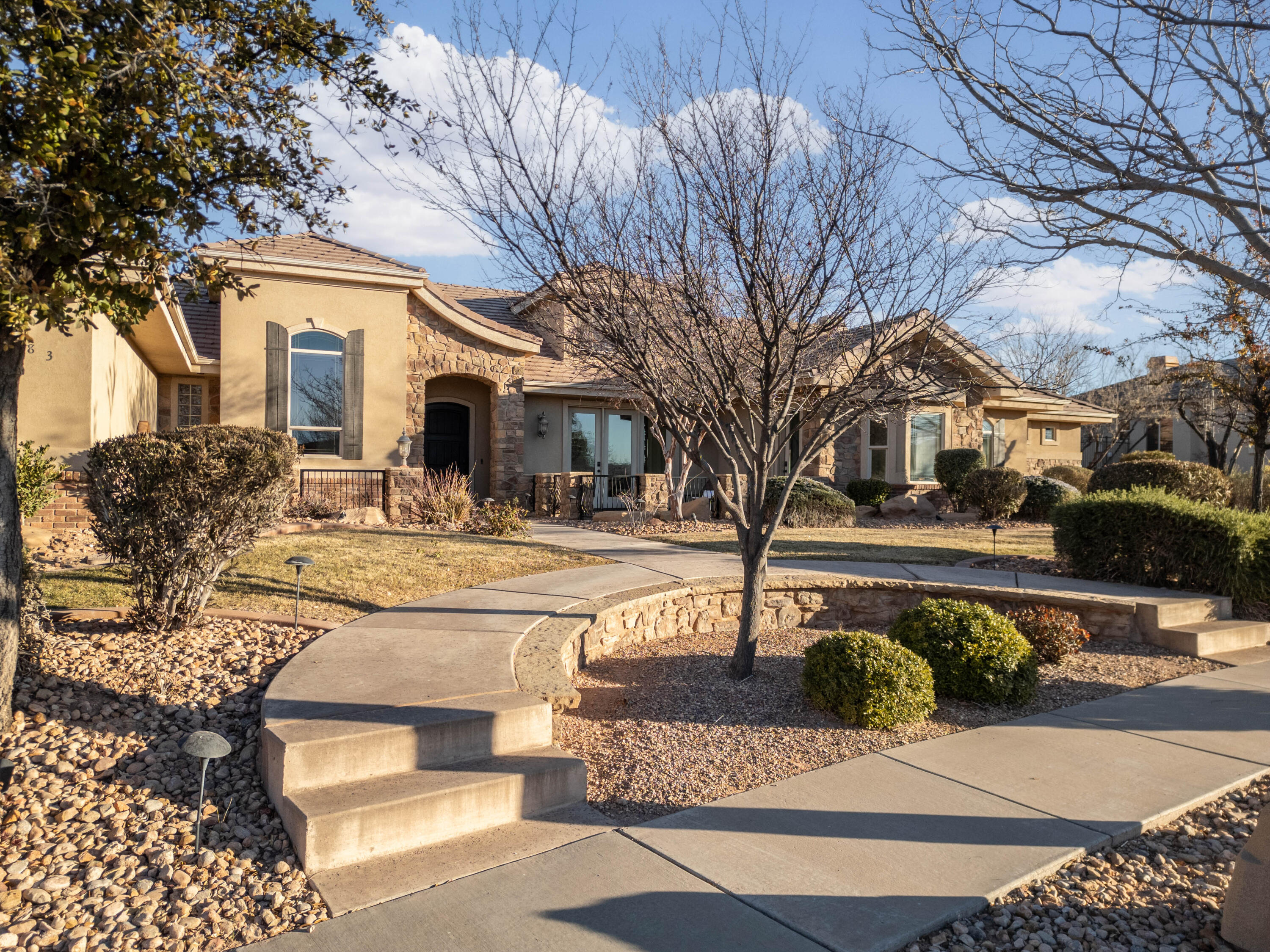 CORAL CANYON - Residential