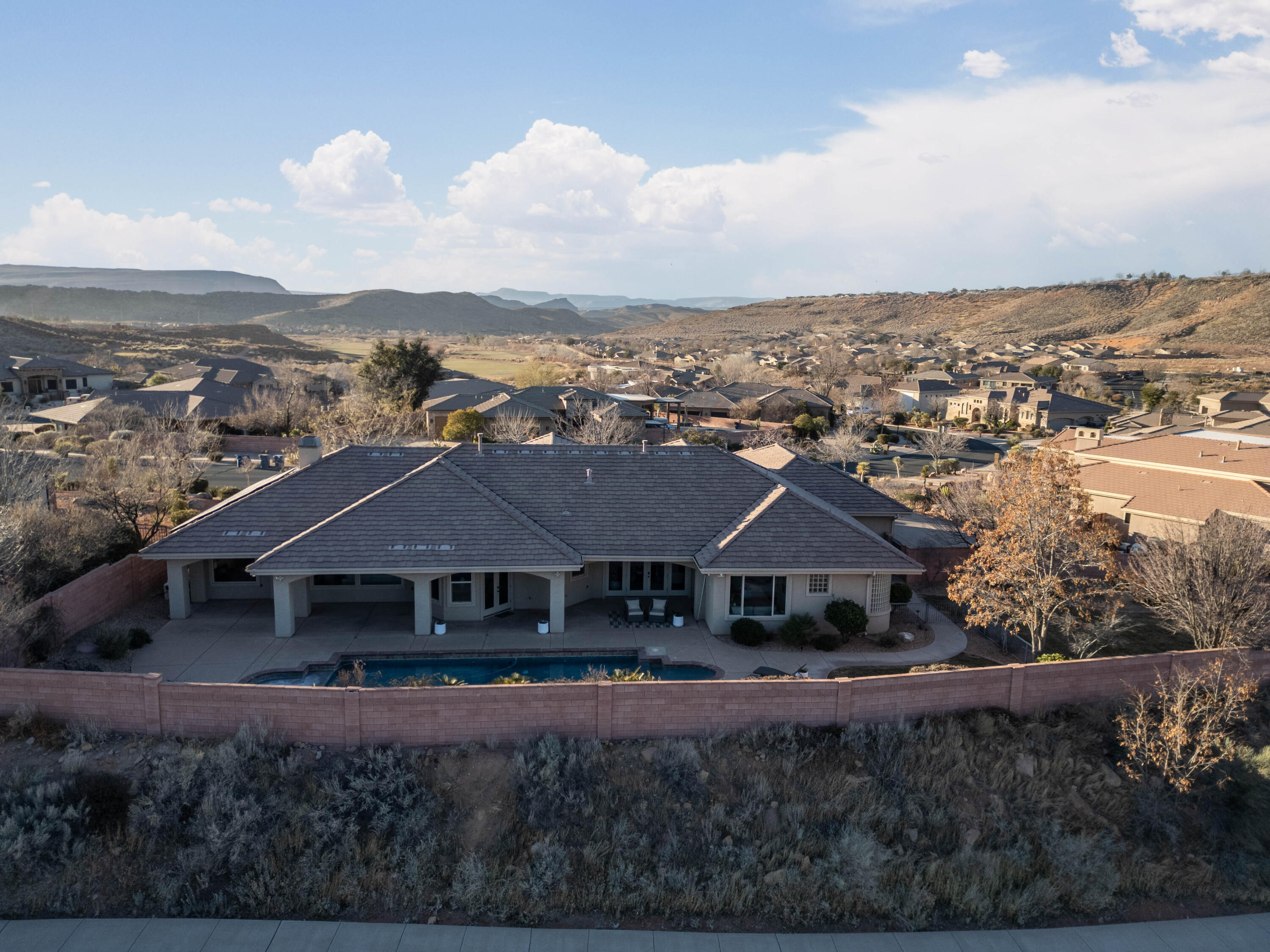 CORAL CANYON - Residential