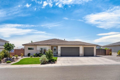Photo of 1794 E Sunshine Trail, Saint George, UT 84790 (MLS # 26-274498)