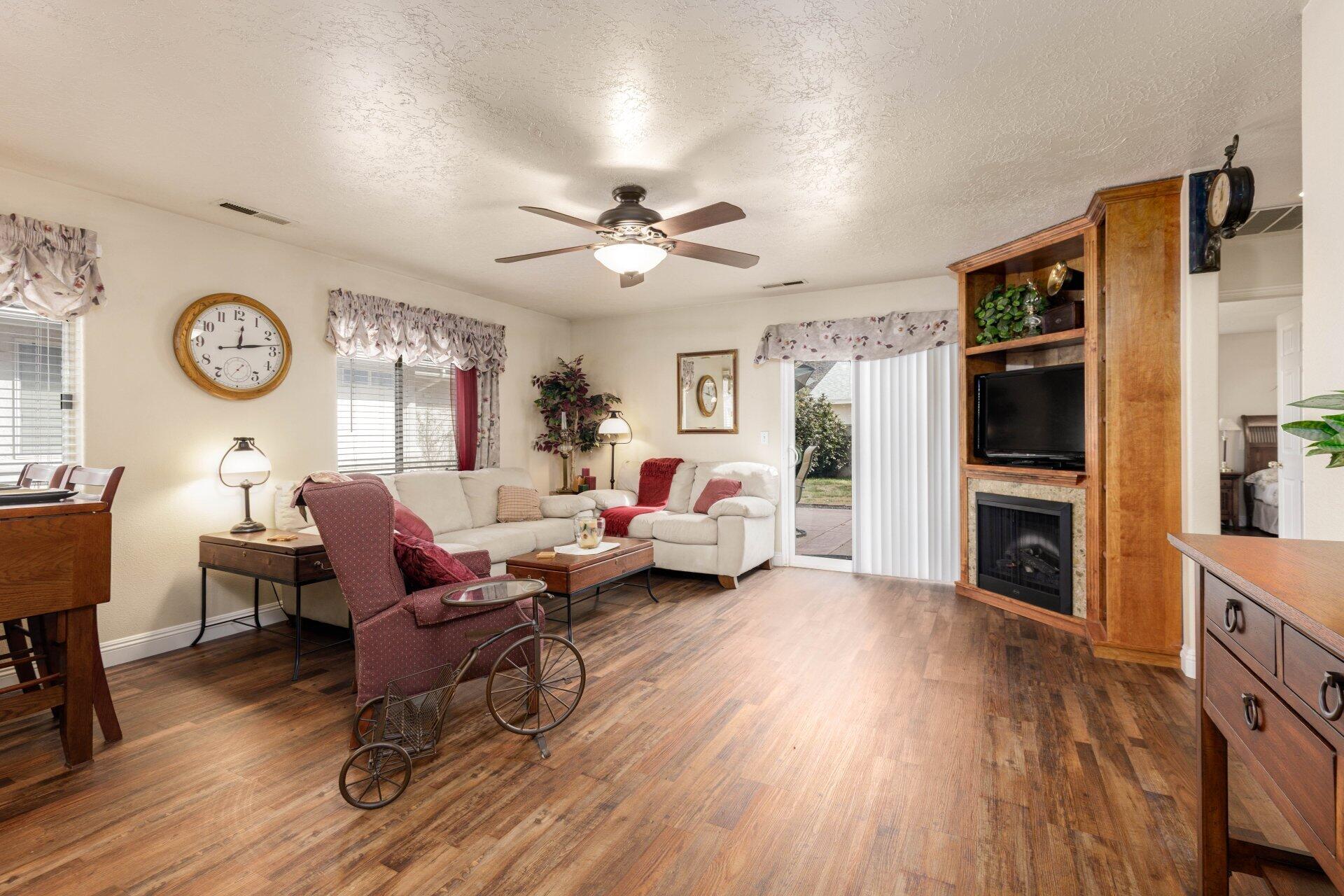 SHADOW CREEK - Residential