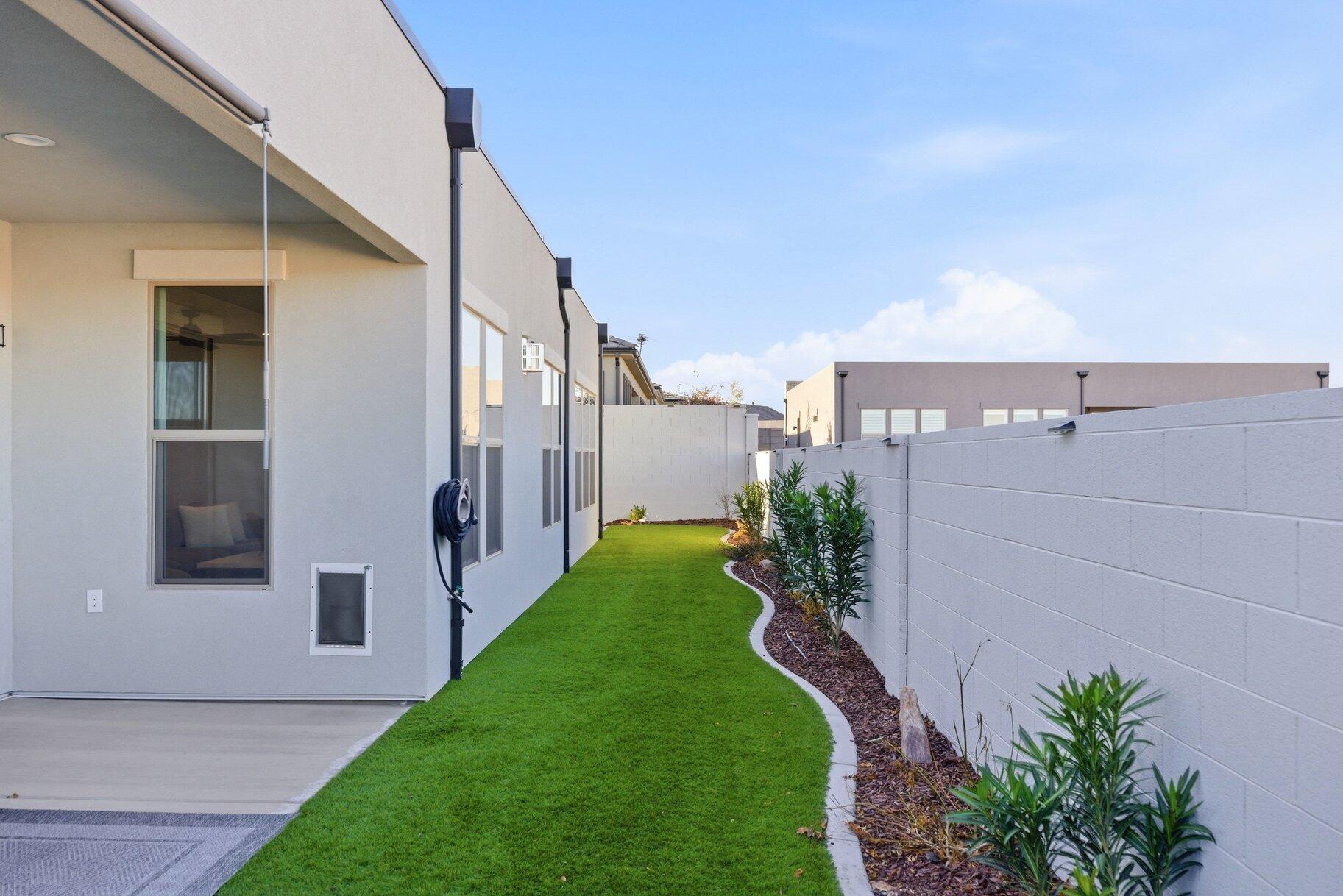 ROSALIA RIDGE AT DIVARIO - Residential