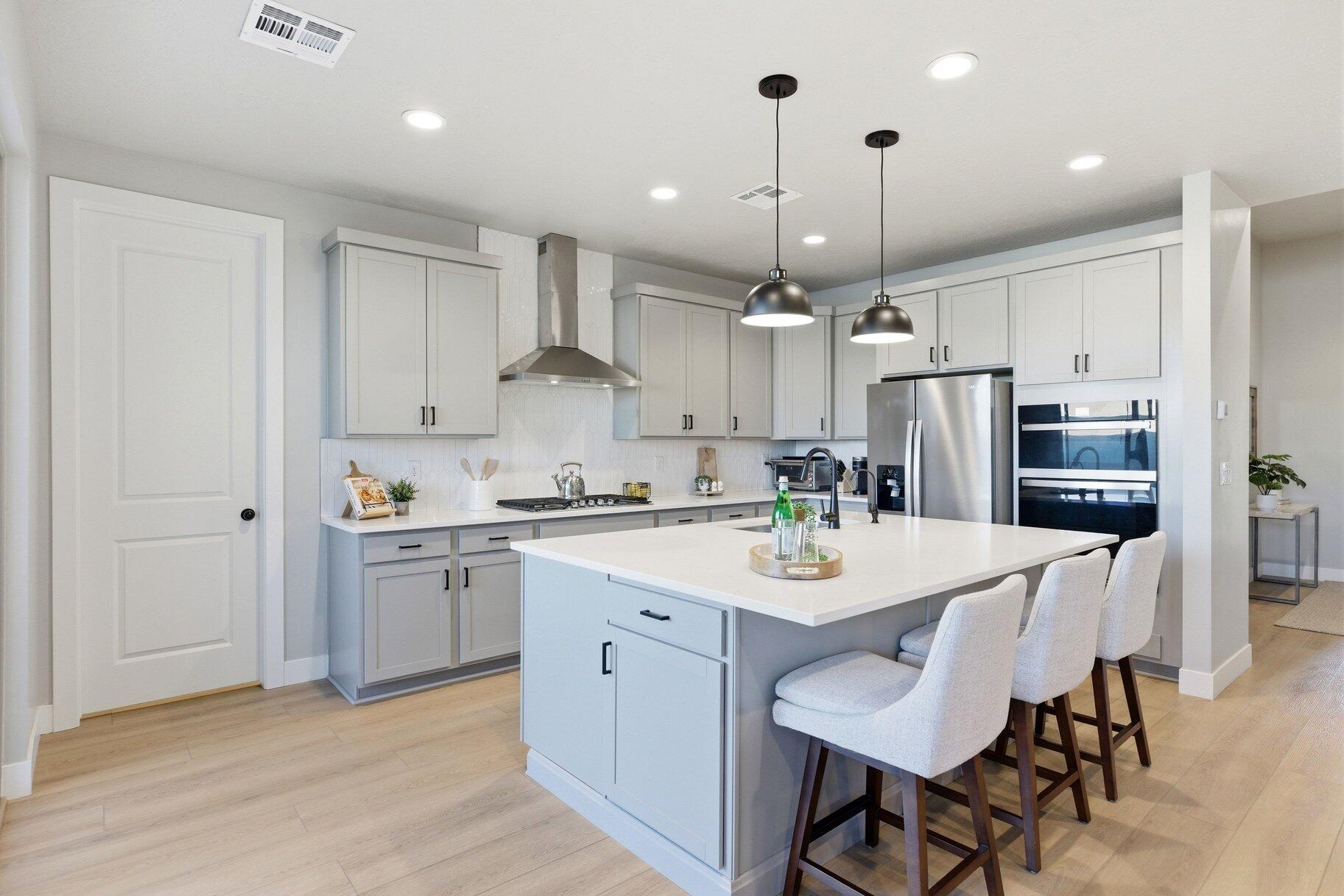 ROSALIA RIDGE AT DIVARIO - Residential