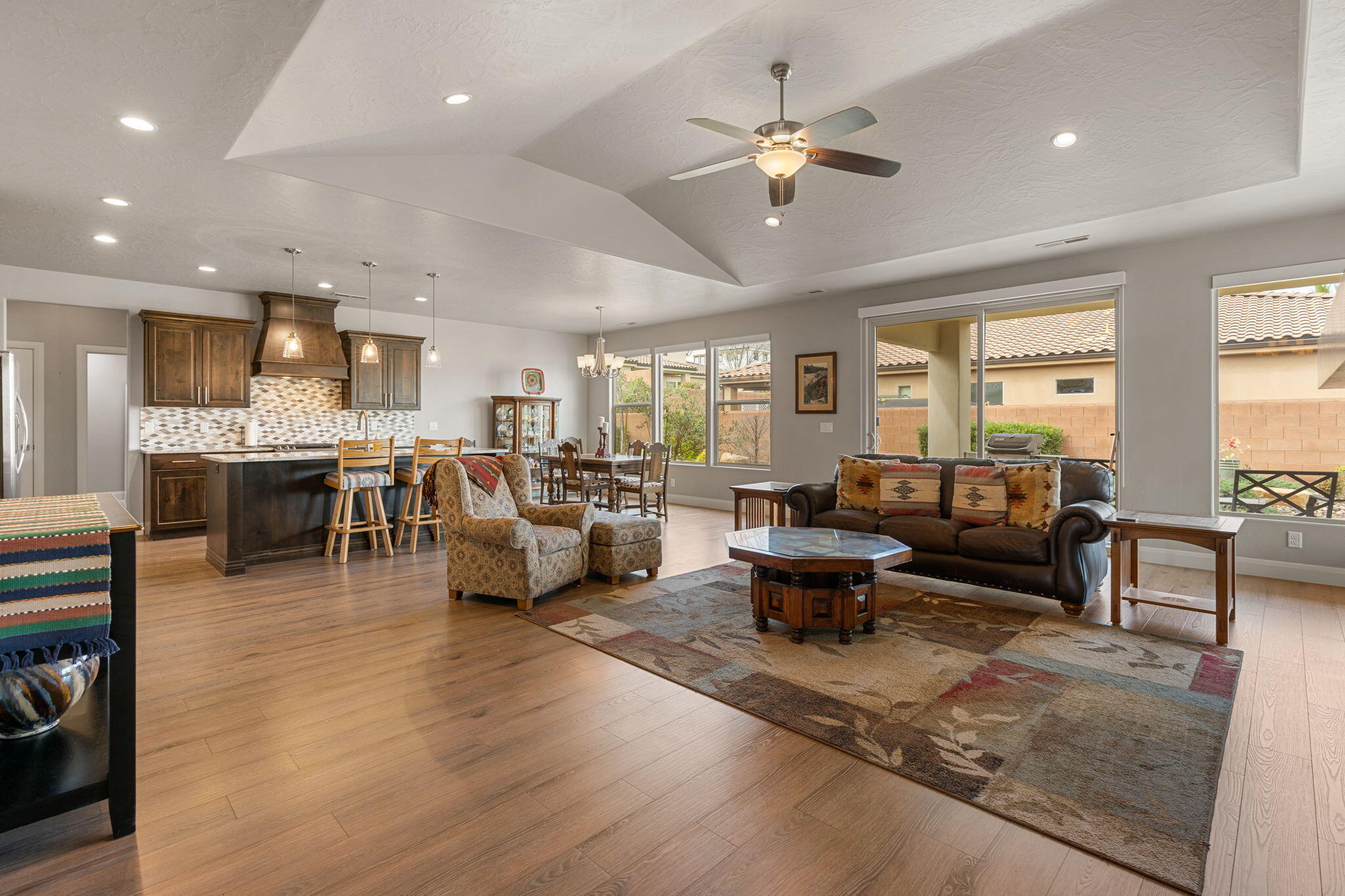 VILLA BONITA COURTYARDS - Residential