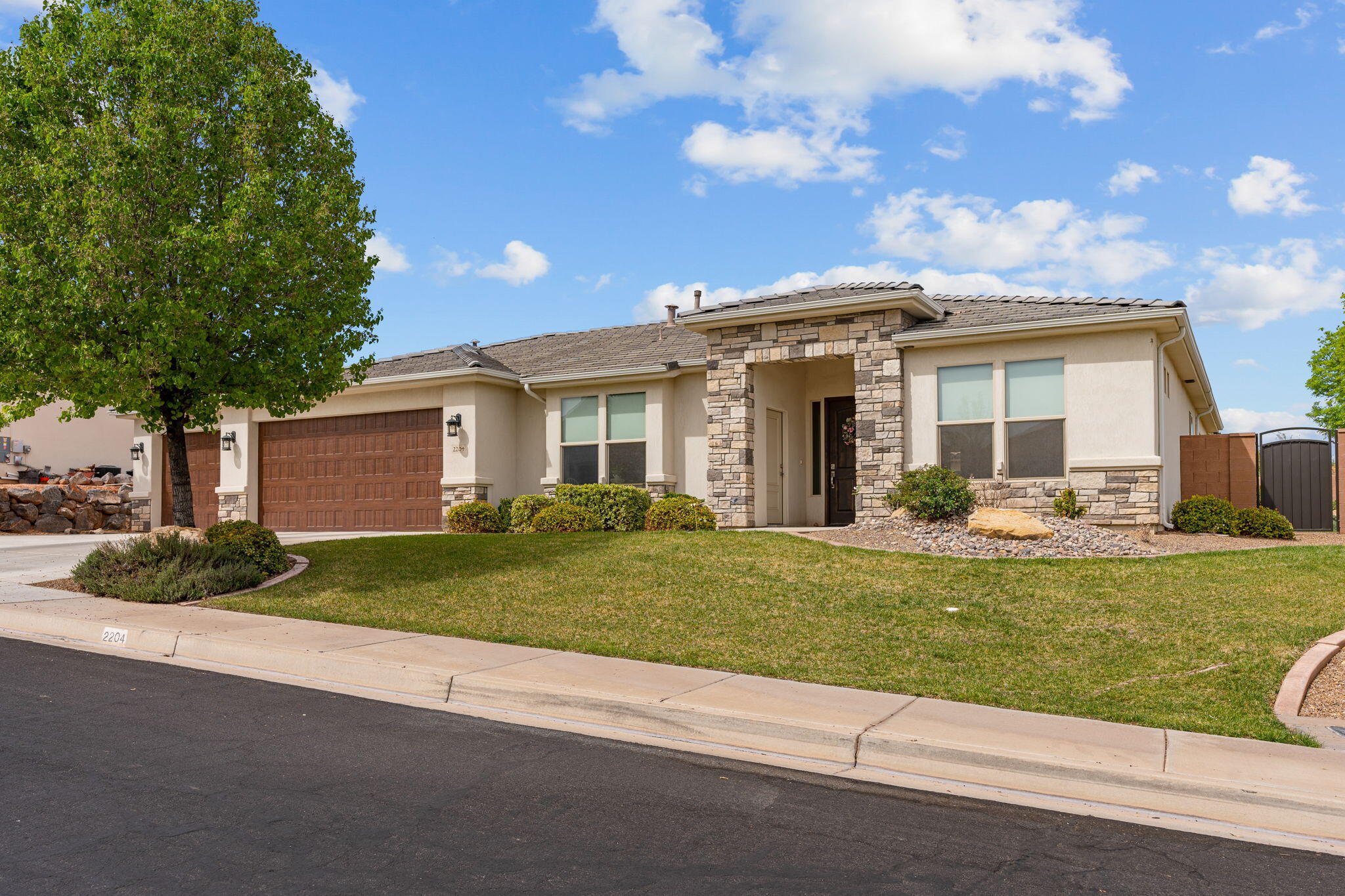 VILLA BONITA COURTYARDS - Residential