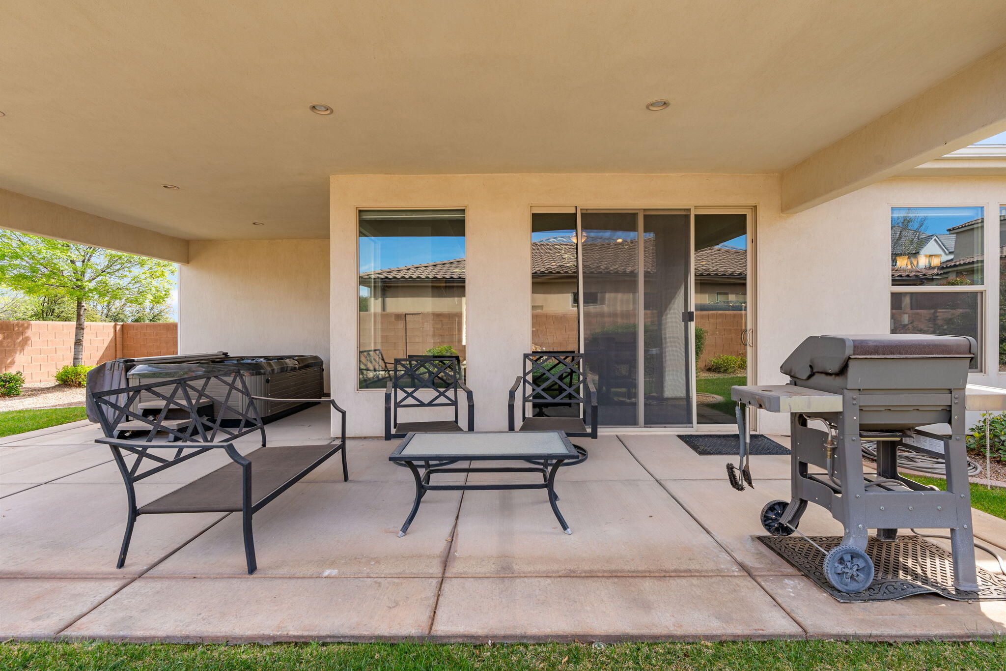 VILLA BONITA COURTYARDS - Residential