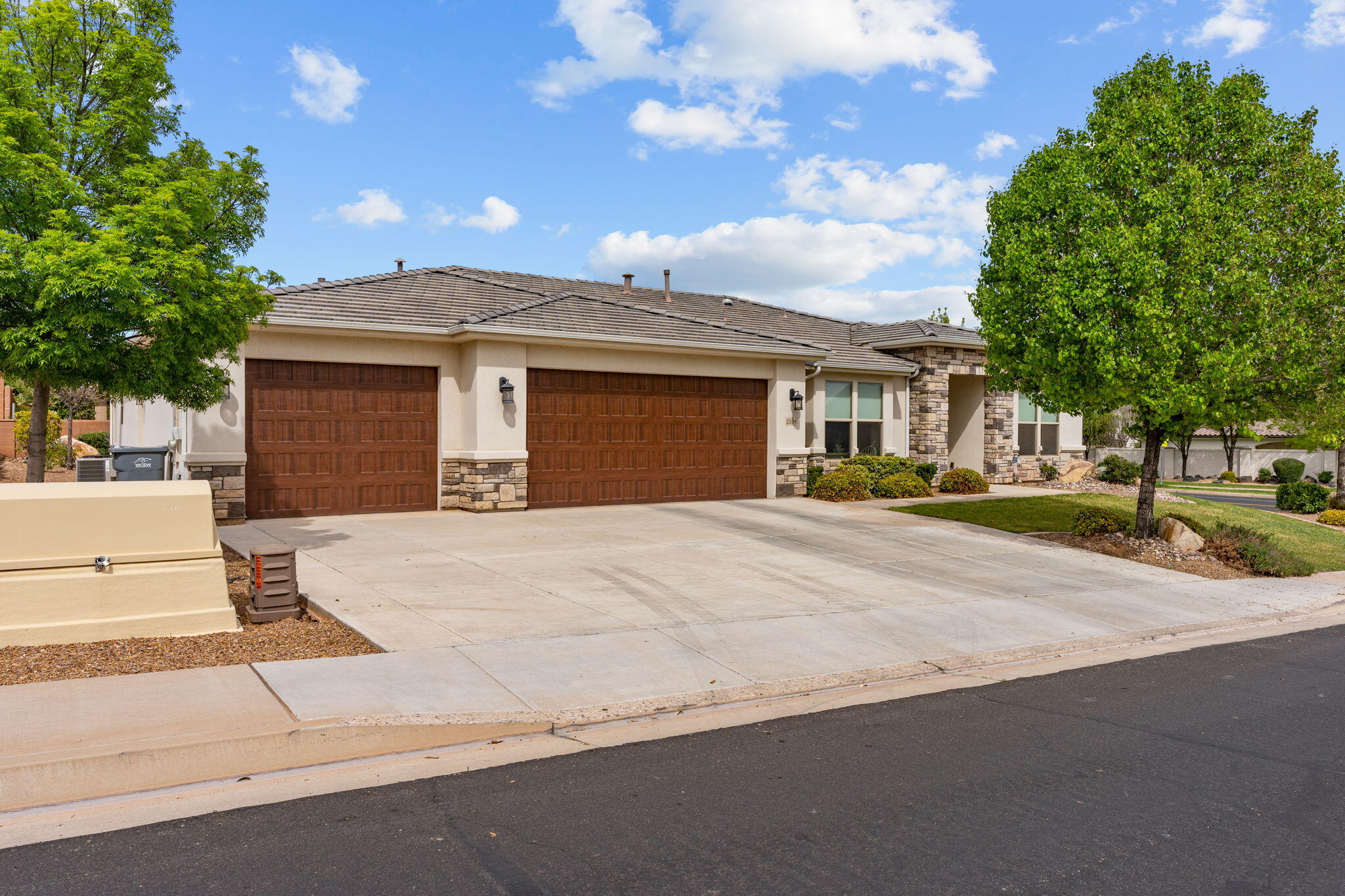 VILLA BONITA COURTYARDS - Residential