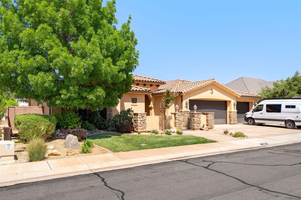 Photo of 997 E 4430 S, Washington, UT 84780 (MLS # 26-271488)
