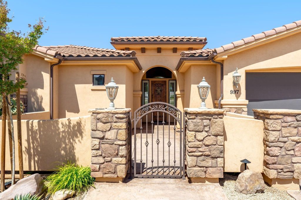 Photo of 997 E 4430 S, Washington, UT 84780 (MLS # 26-271488)