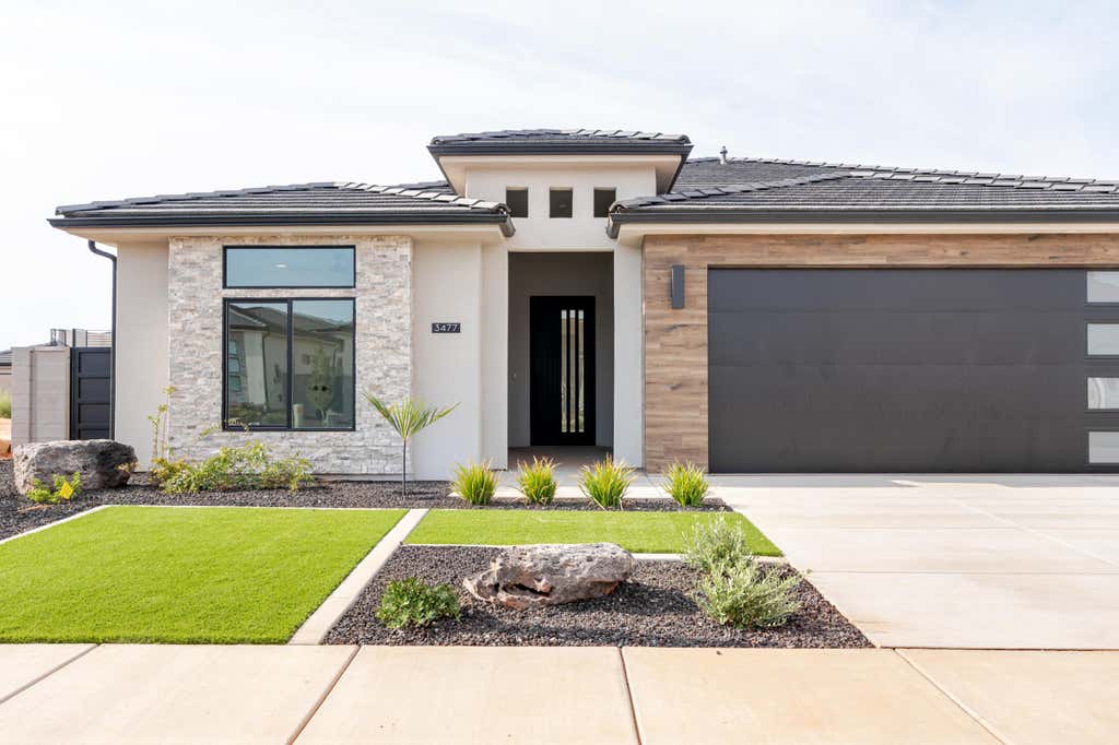 Photo of 3477 W Justify Way, Santa Clara, UT 84765 (MLS # 26-275359)