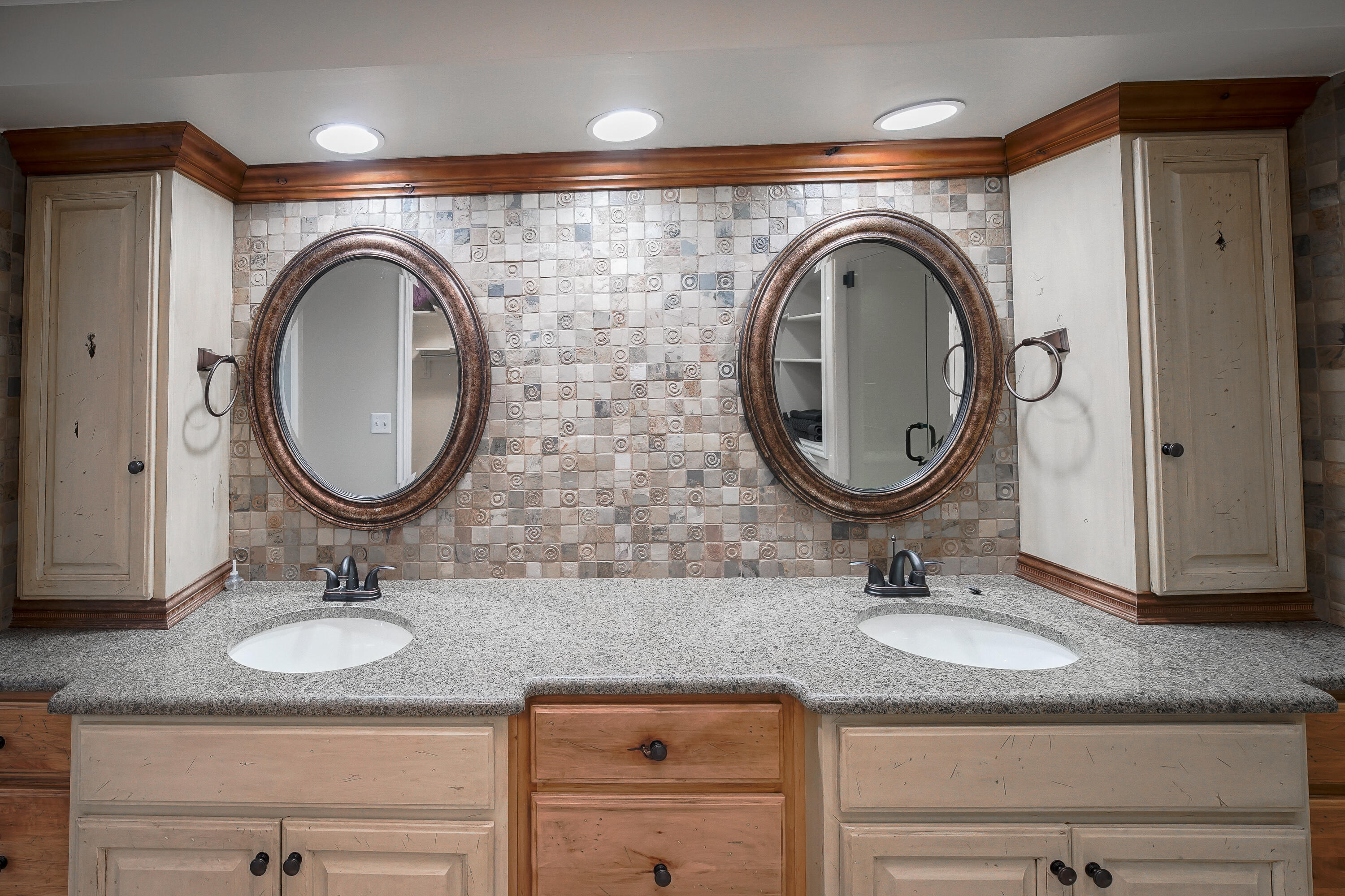 RED CANYON TOWNHOMES - Residential
