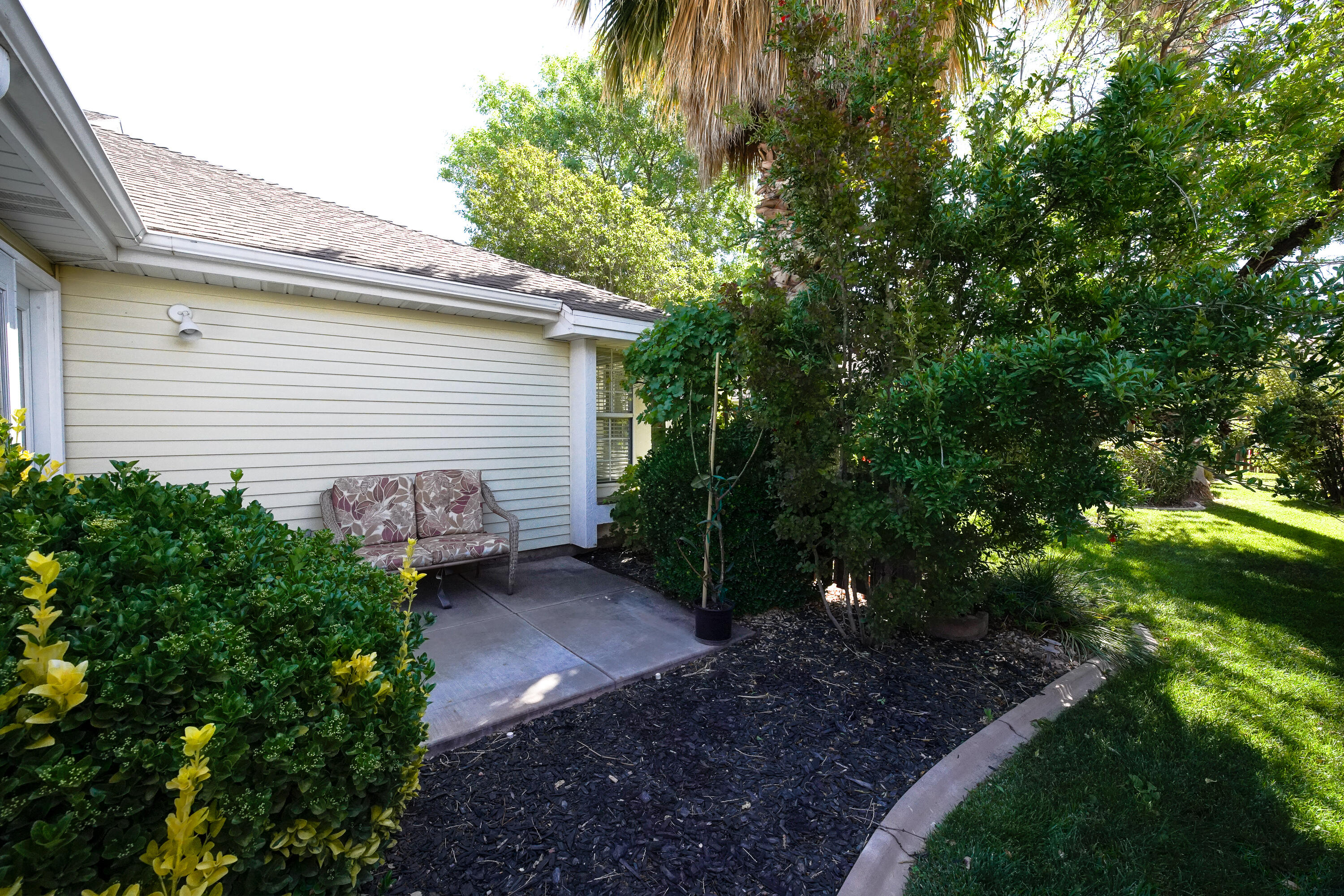 RED CANYON TOWNHOMES - Residential