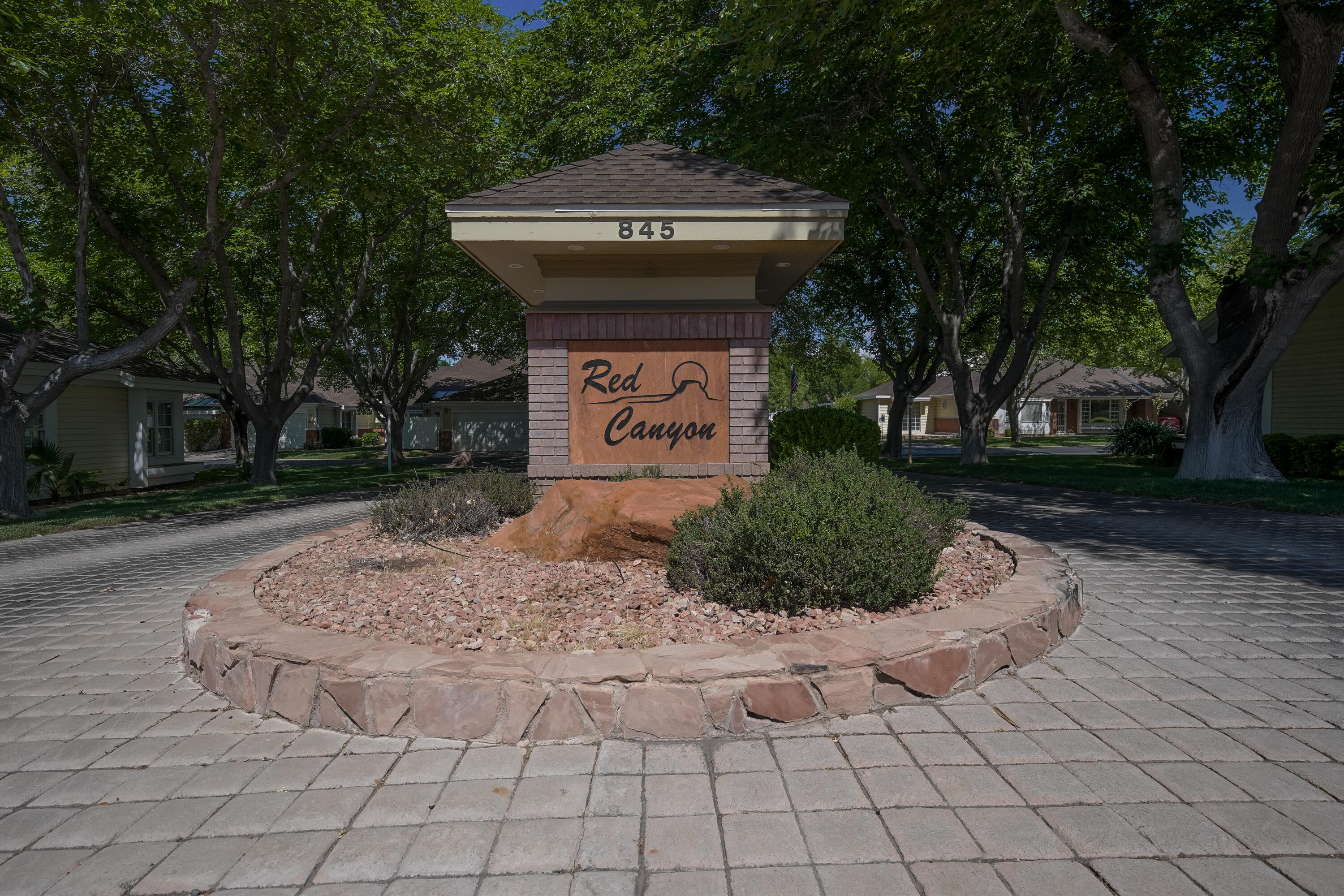 RED CANYON TOWNHOMES - Residential