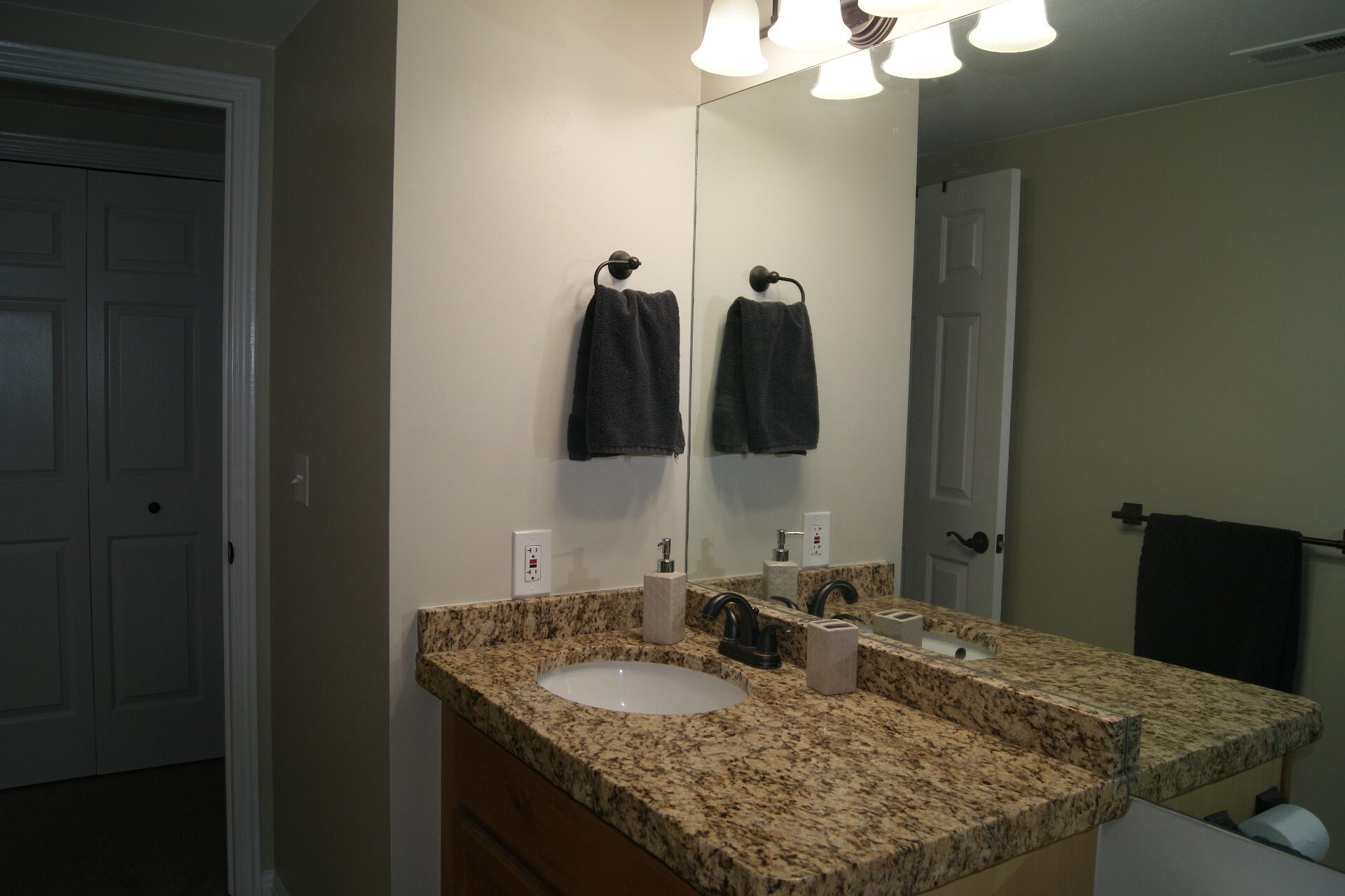 RED CANYON TOWNHOMES - Residential