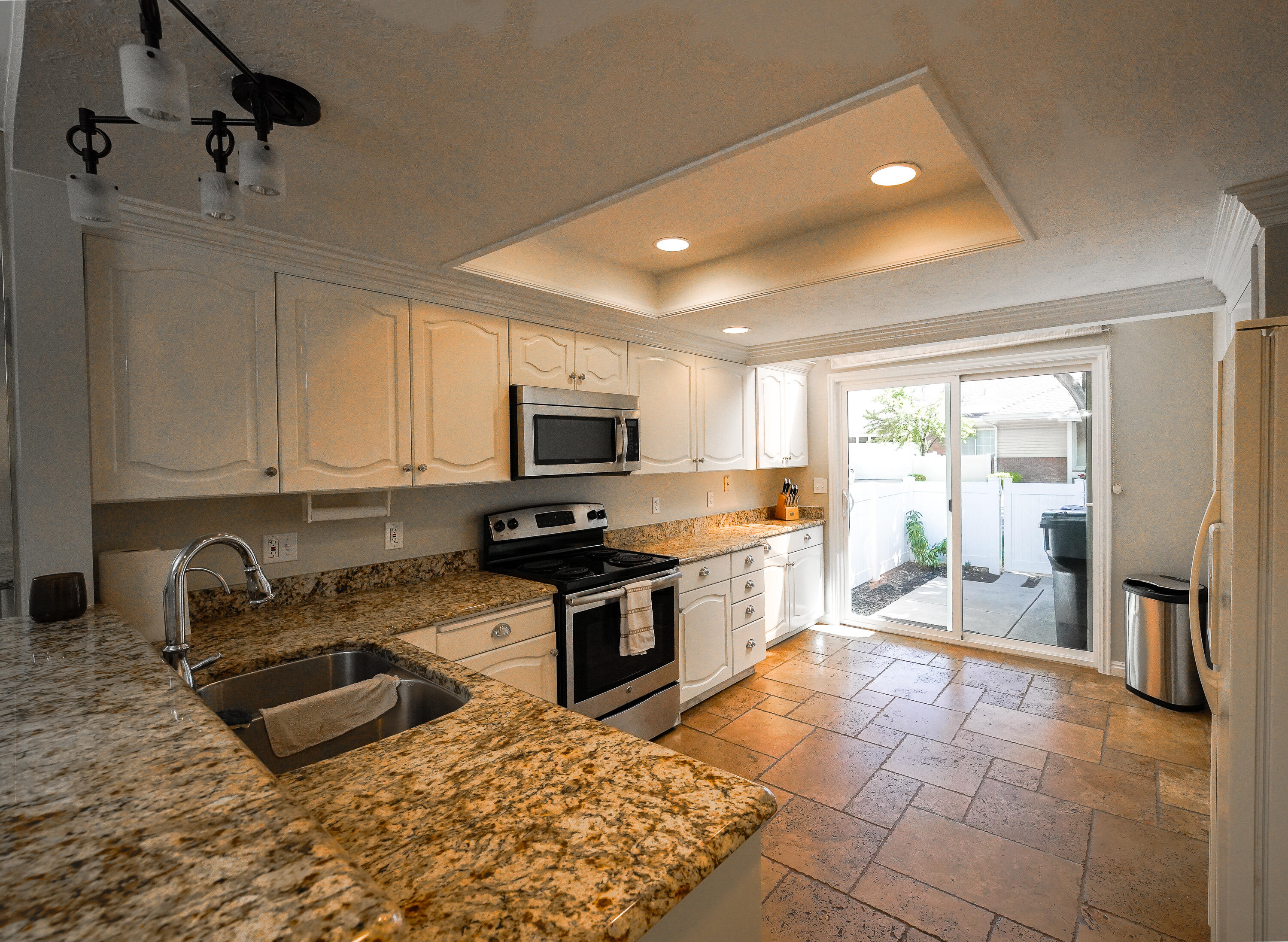 RED CANYON TOWNHOMES - Residential
