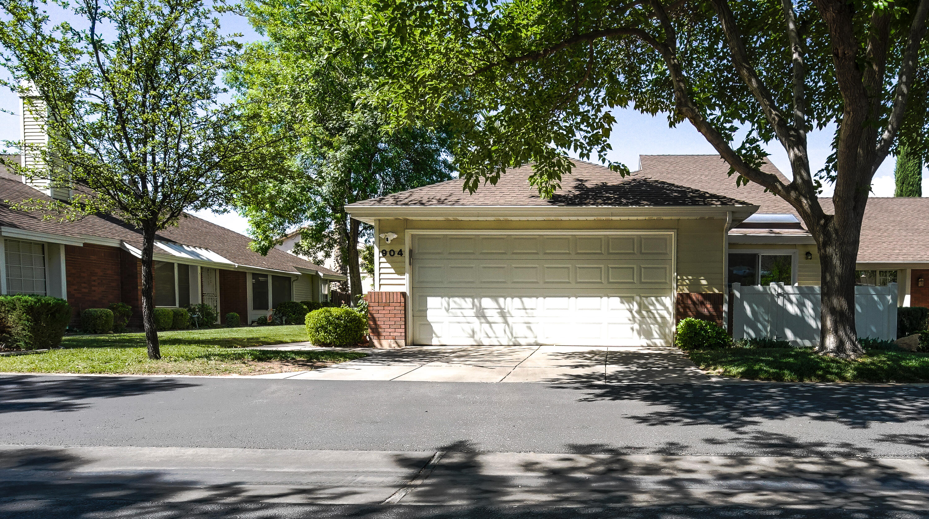 RED CANYON TOWNHOMES - Residential