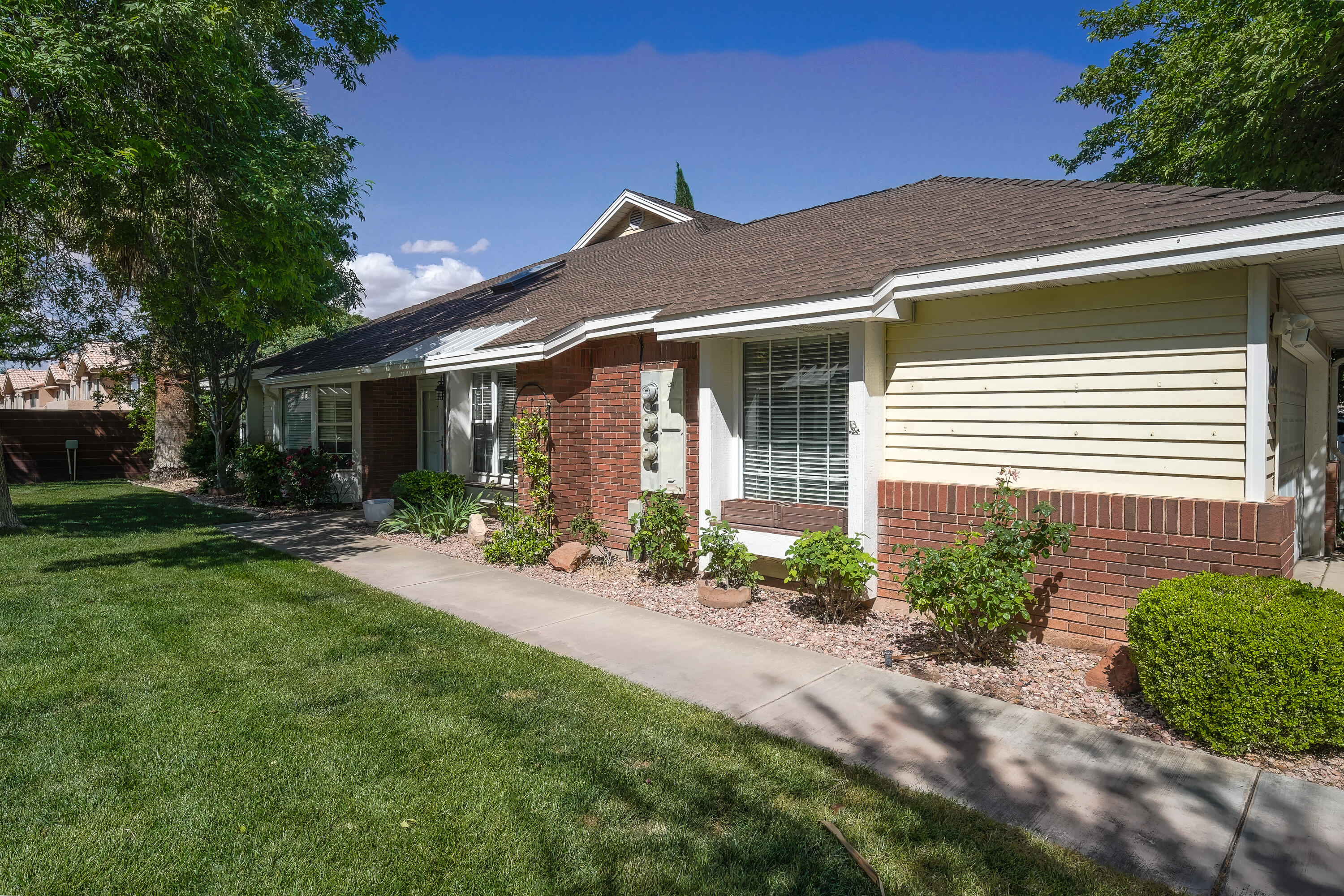 RED CANYON TOWNHOMES - Residential