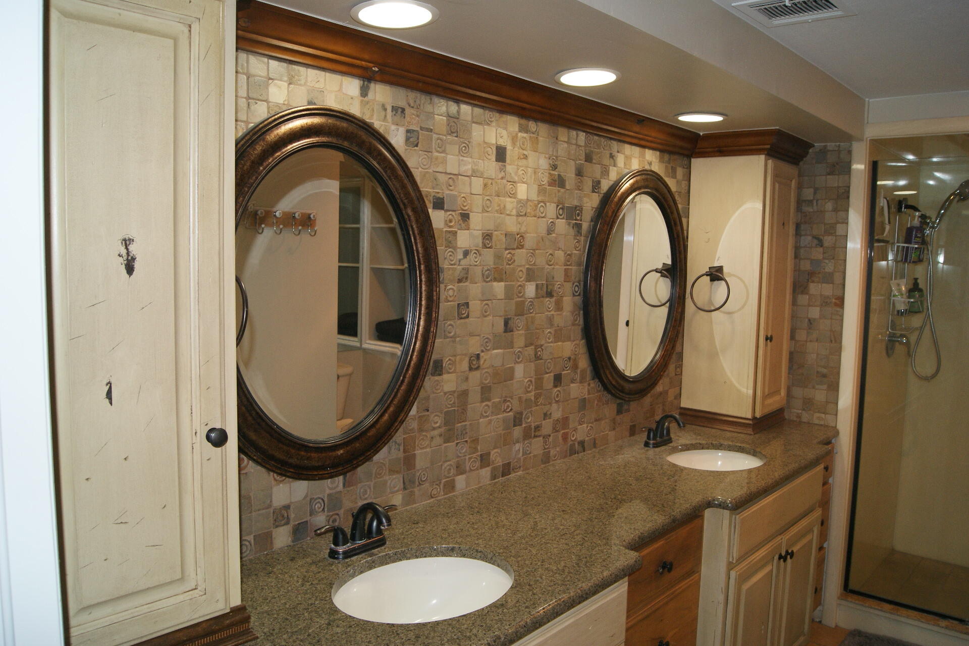 RED CANYON TOWNHOMES - Residential