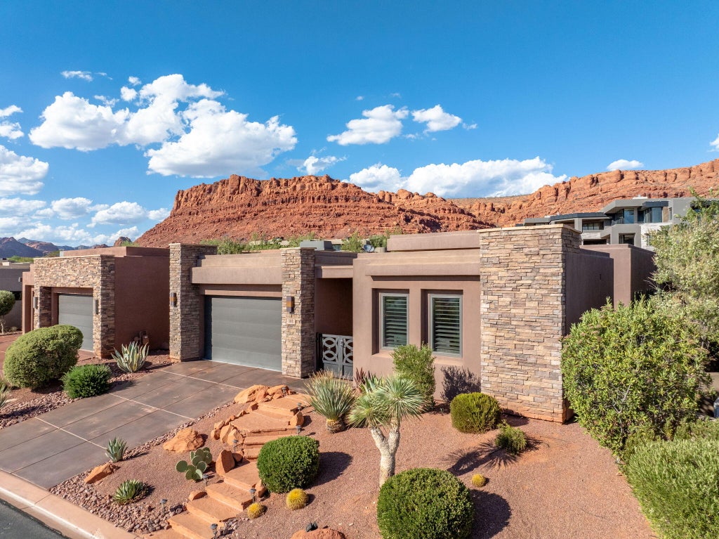 Photo of 2139 W Cougar Rock CIR #181, Saint George, UT 84770 (MLS # 26-276268)