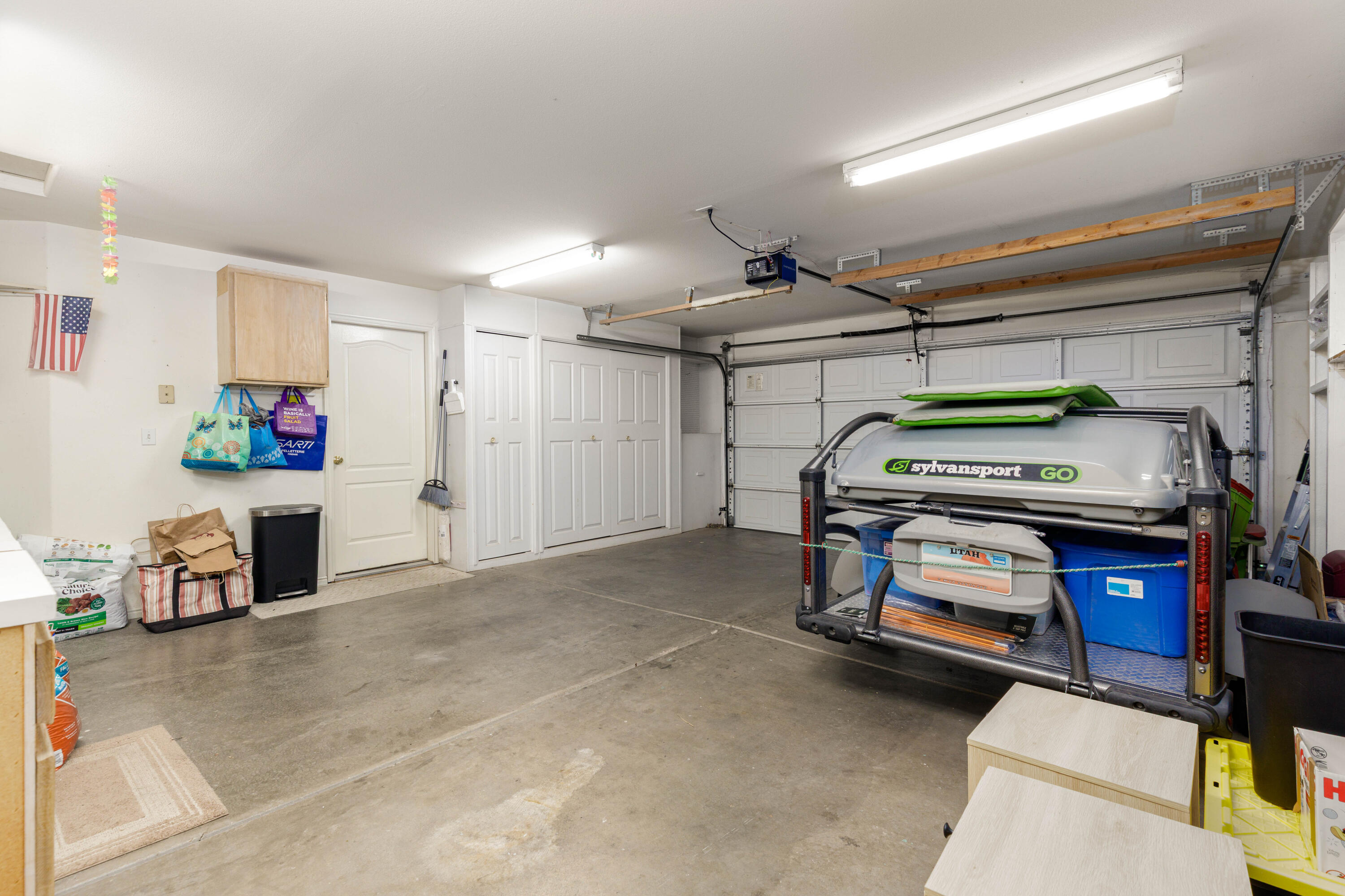 SHADOW CREEK - Residential