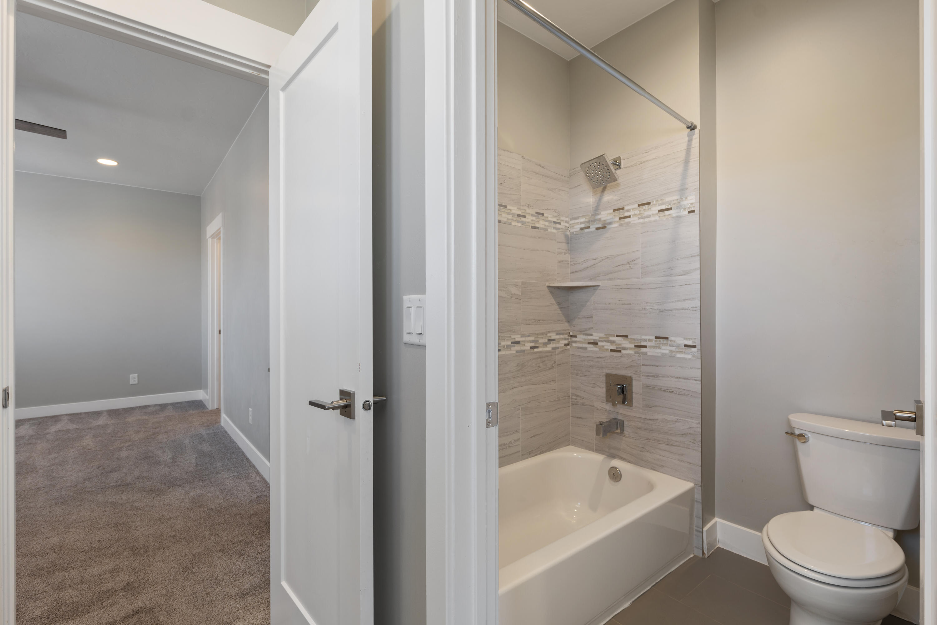 SILVER FALLS AT WASHINGTON BENCH - Residential