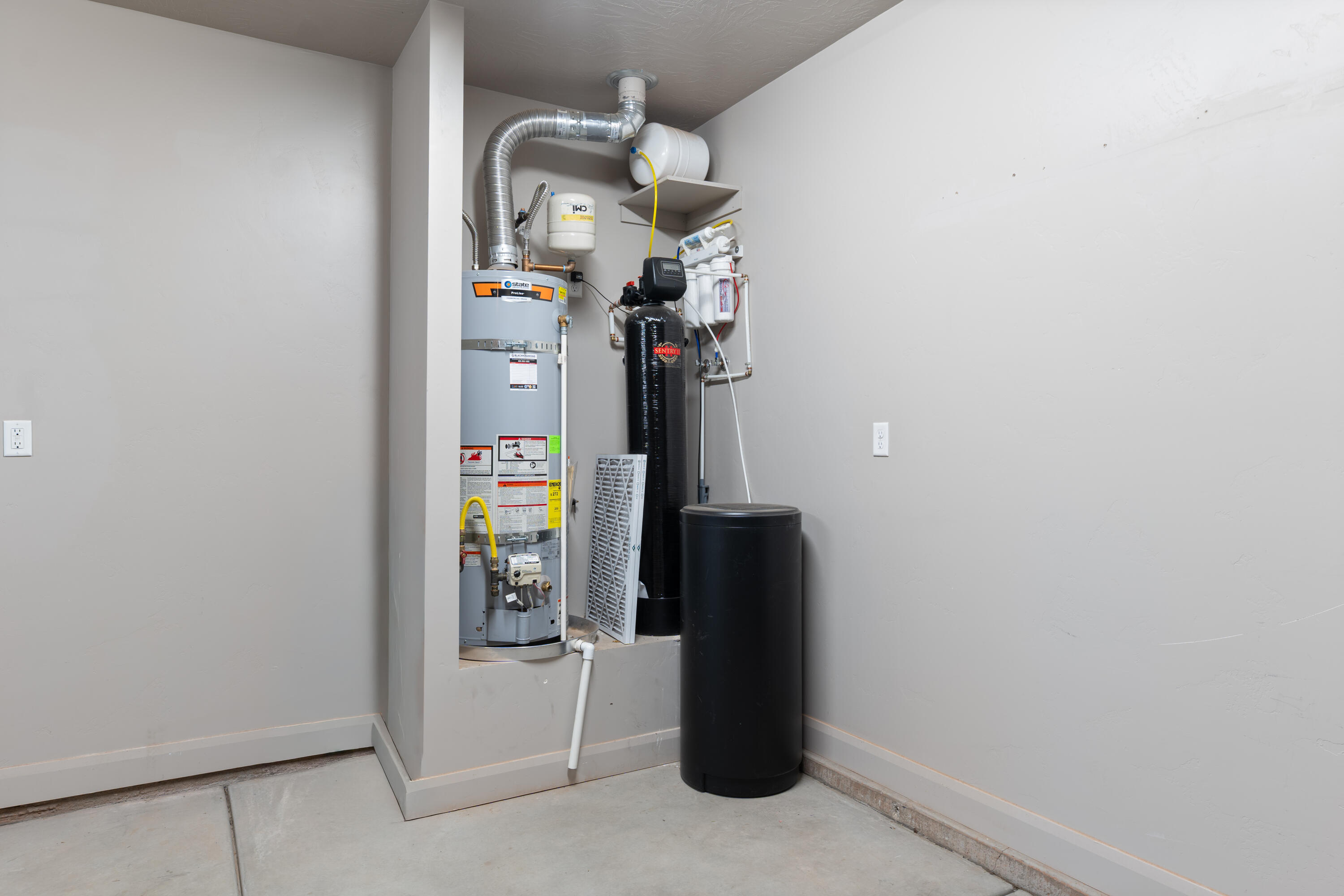 HOMESTEADS AT STUCKI FARMS - Residential