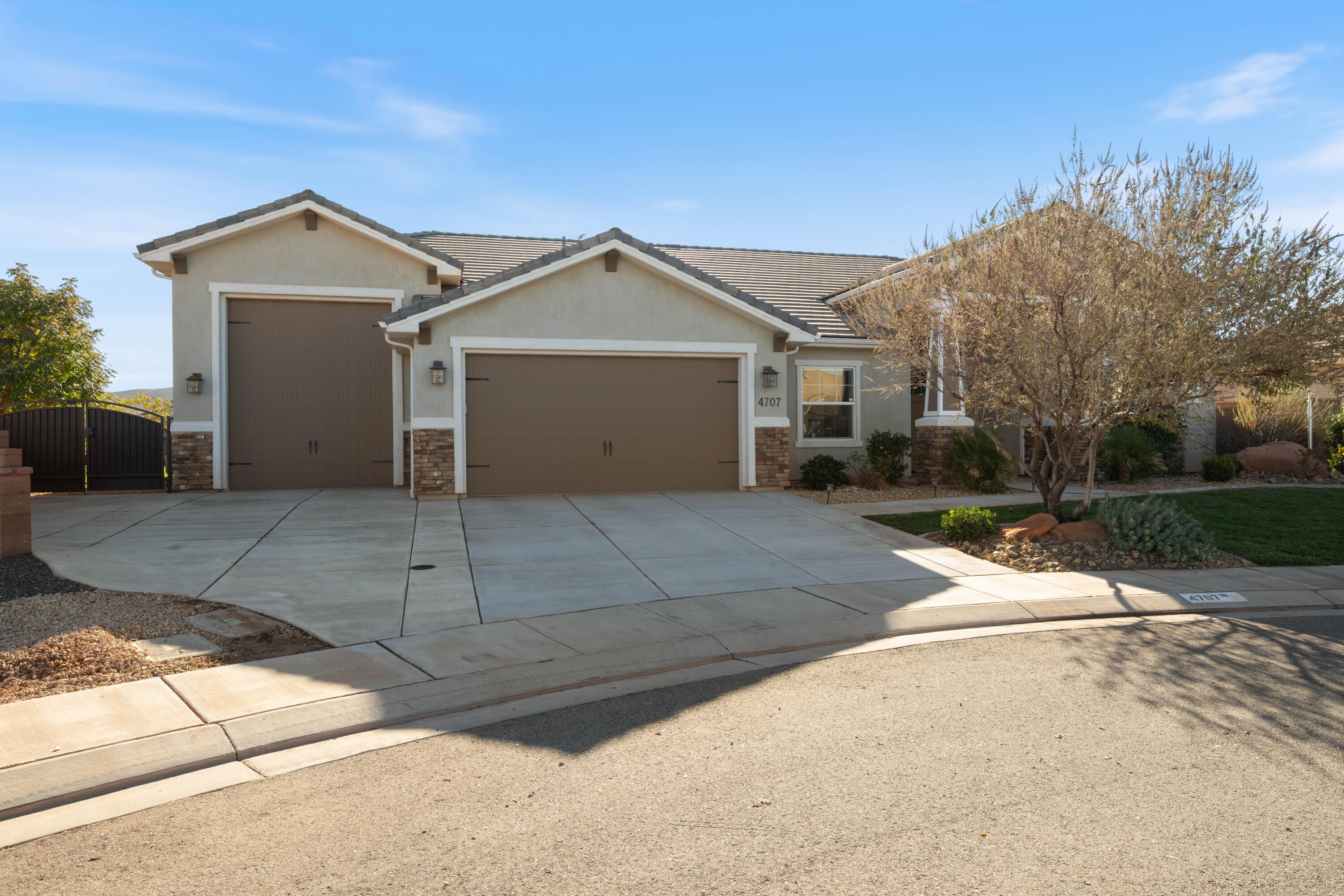 HOMESTEADS AT STUCKI FARMS - Residential