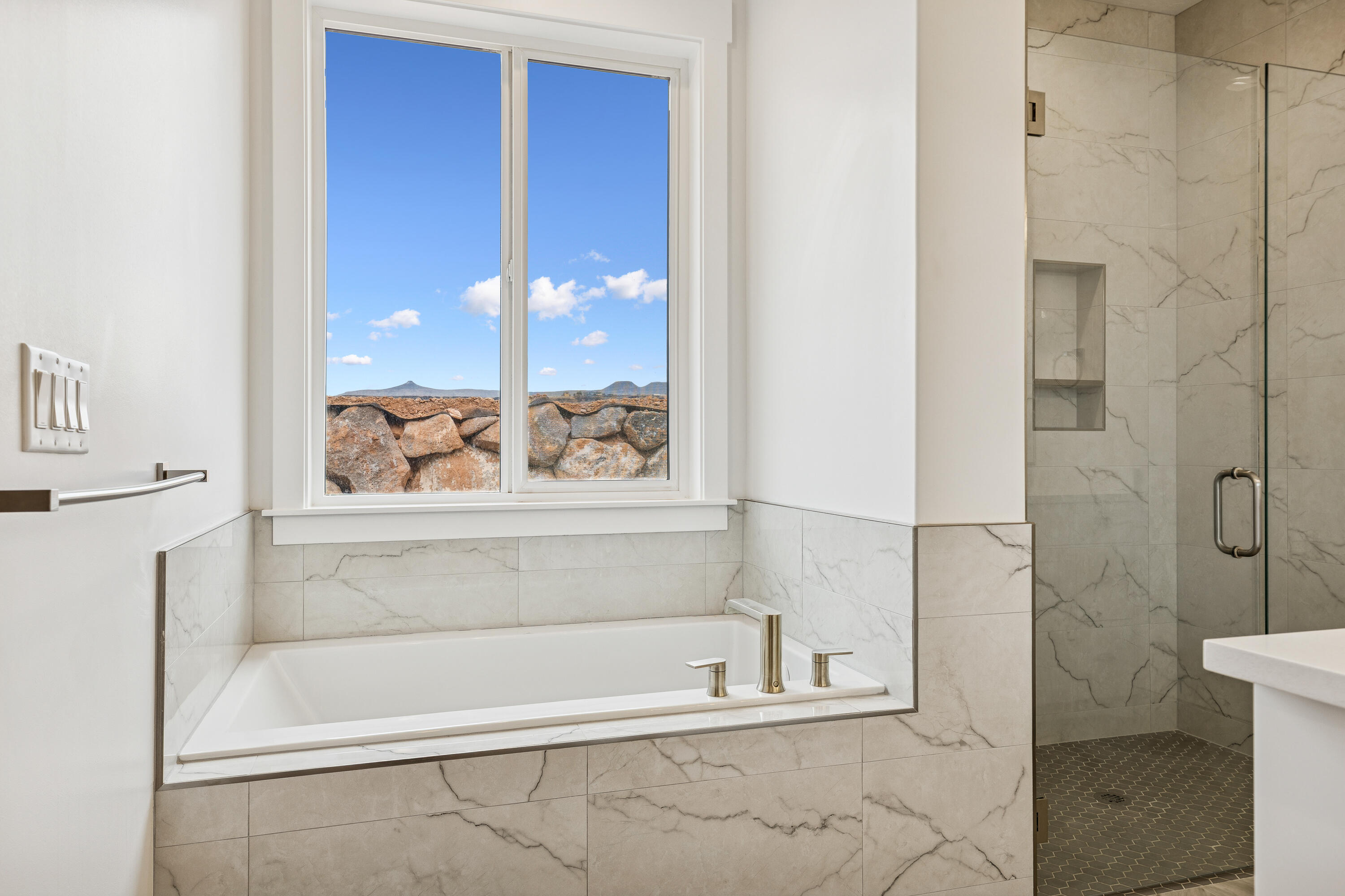 RED SLATE ESTATES - Residential