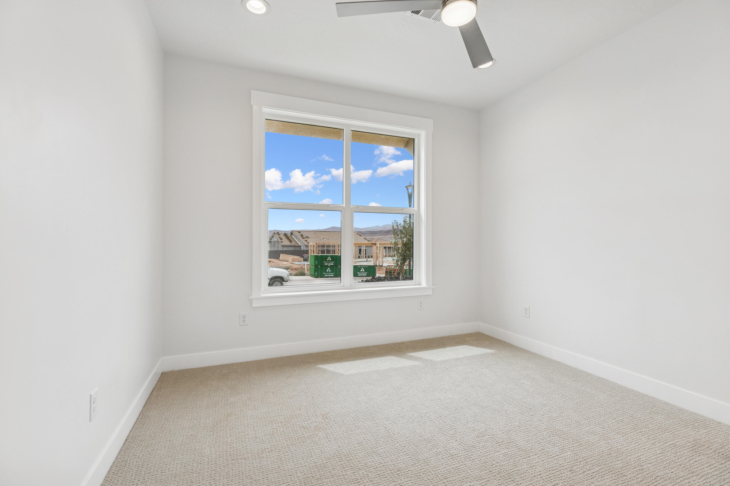 RED SLATE ESTATES - Residential