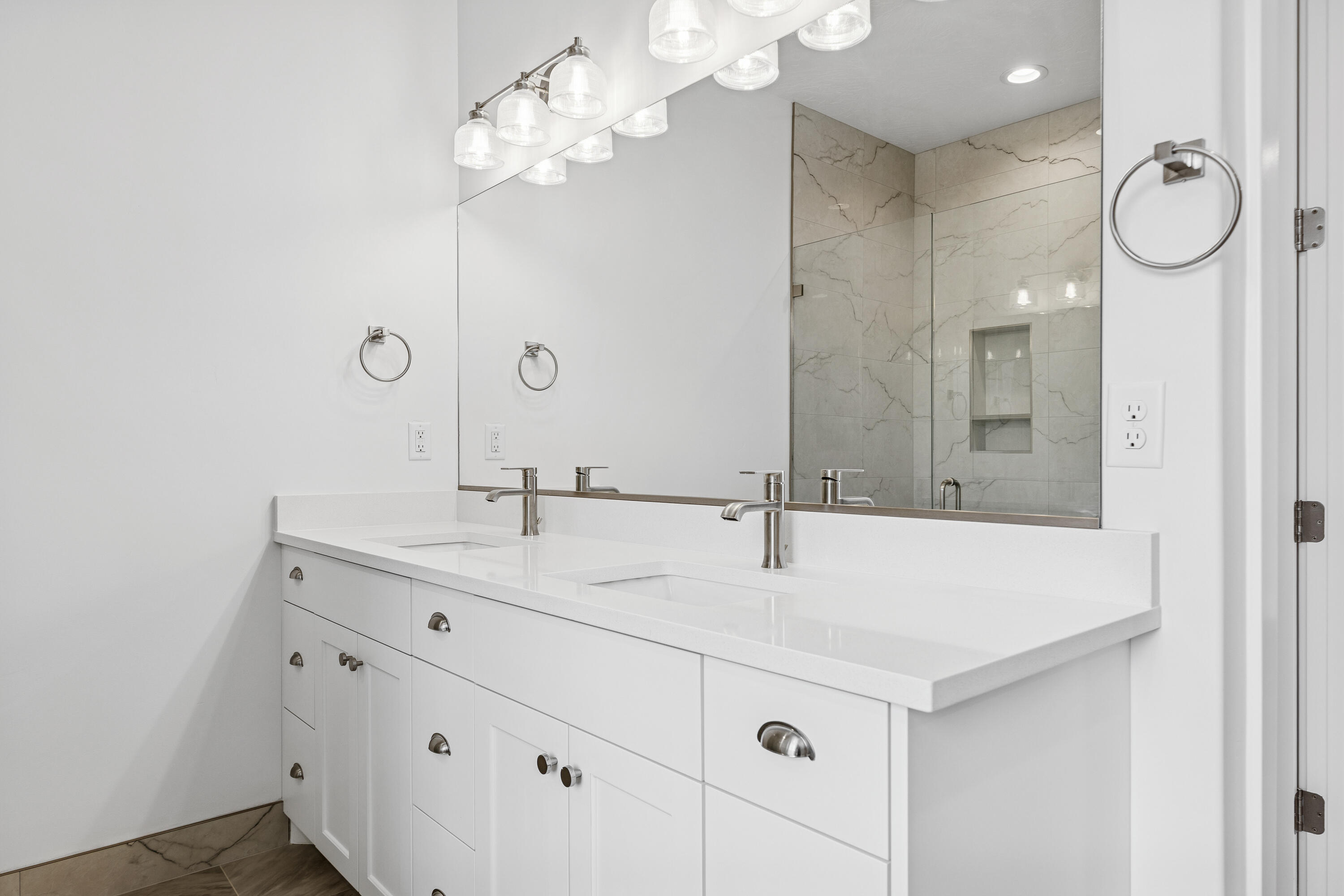 RED SLATE ESTATES - Residential