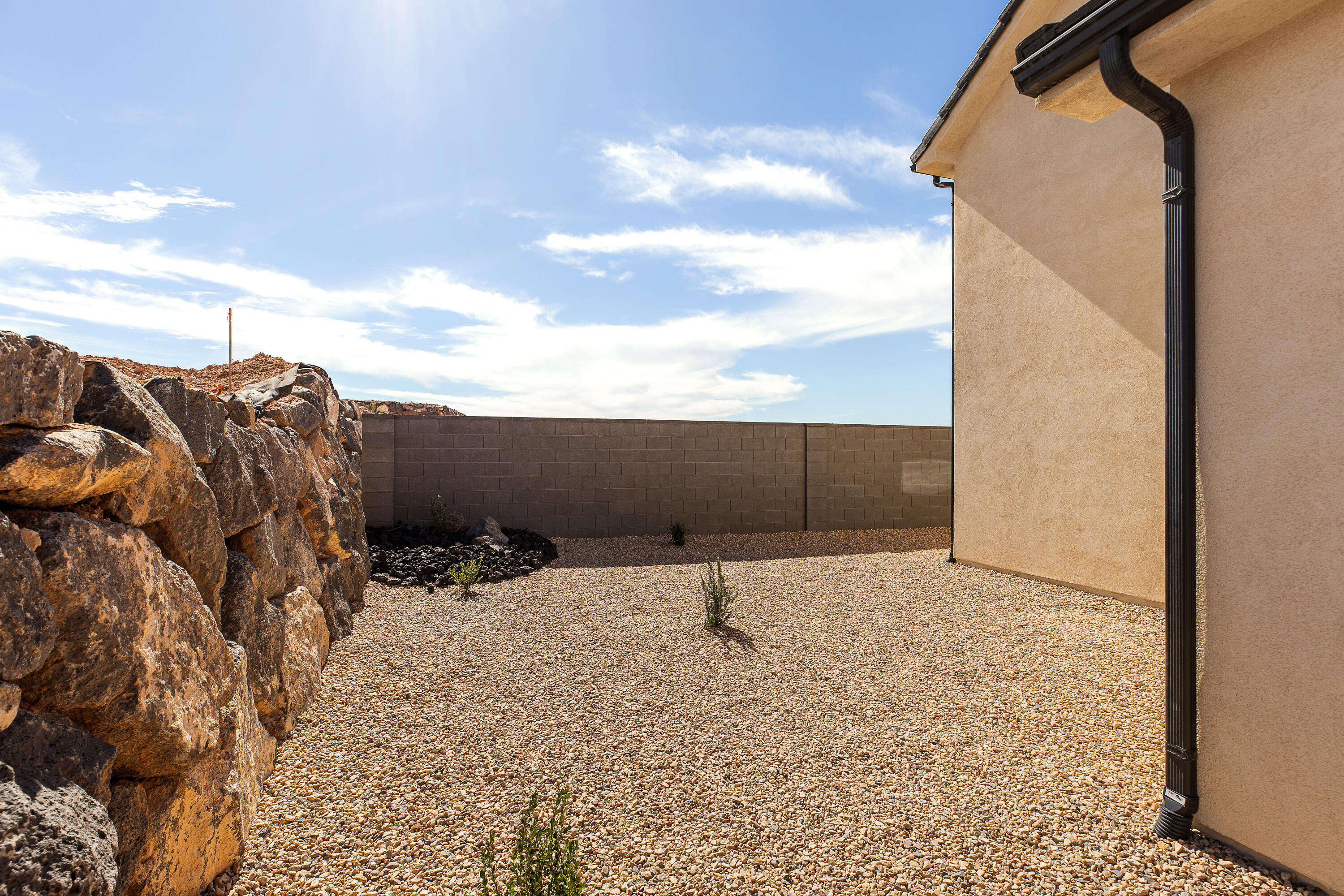 RED SLATE ESTATES - Residential