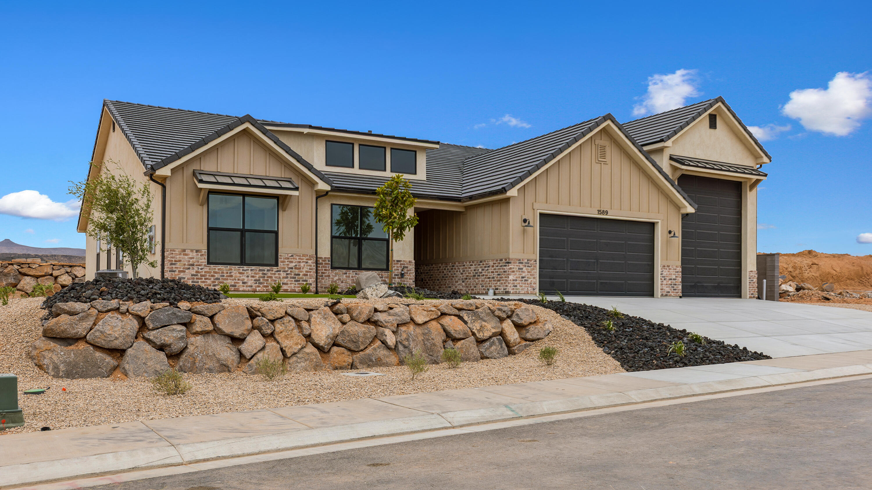 RED SLATE ESTATES - Residential