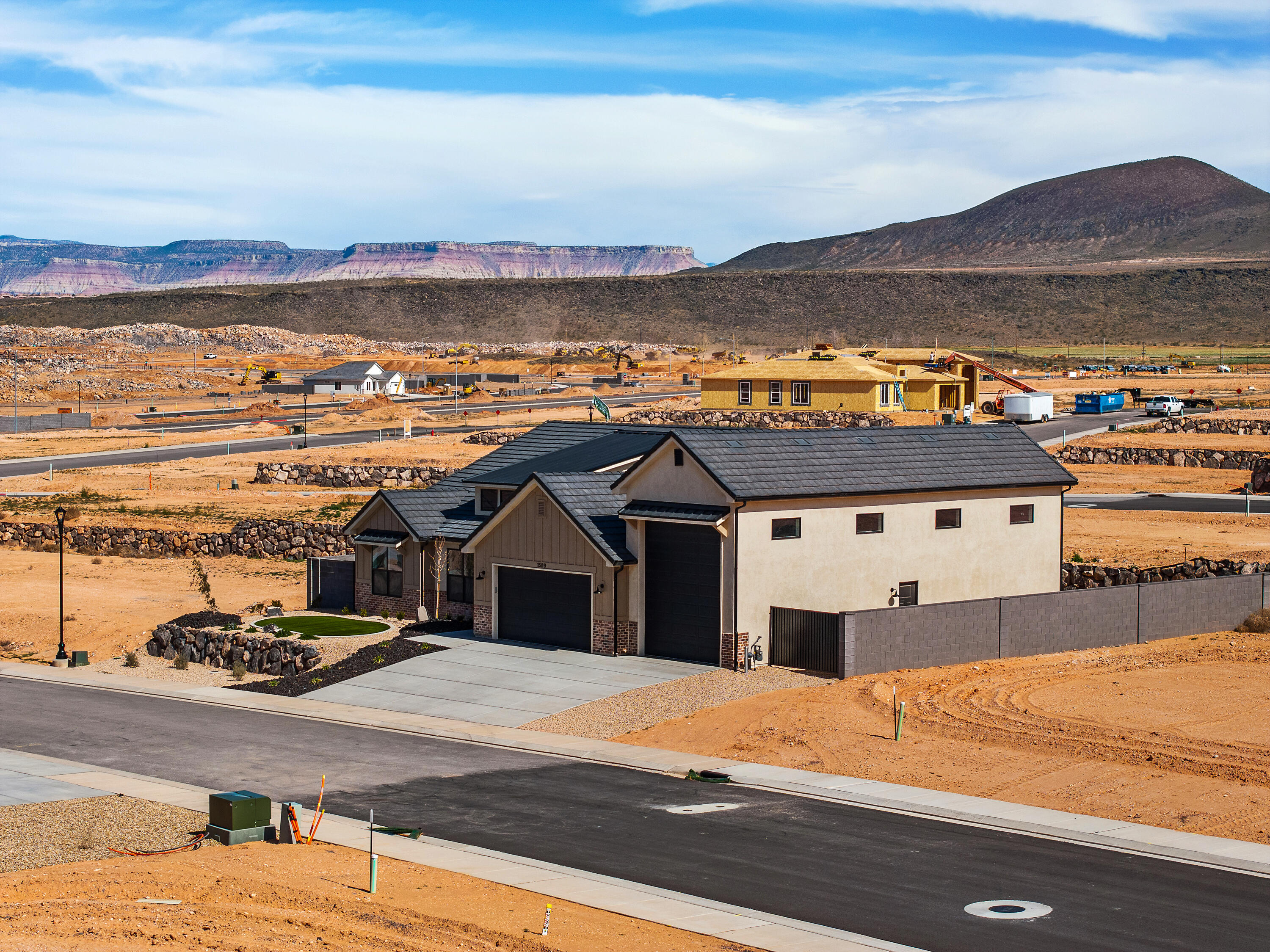 RED SLATE ESTATES - Residential