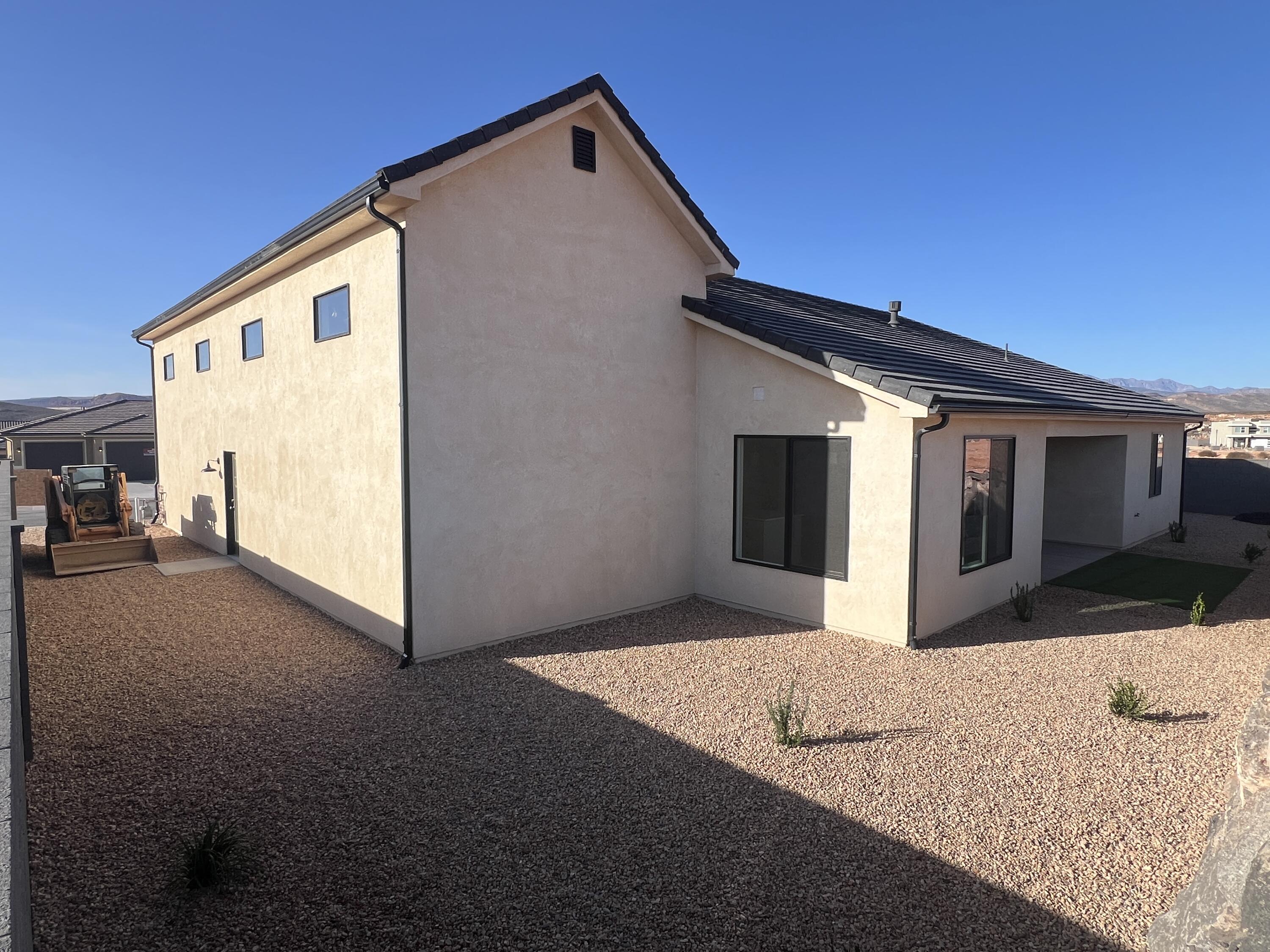 RED SLATE ESTATES - Residential