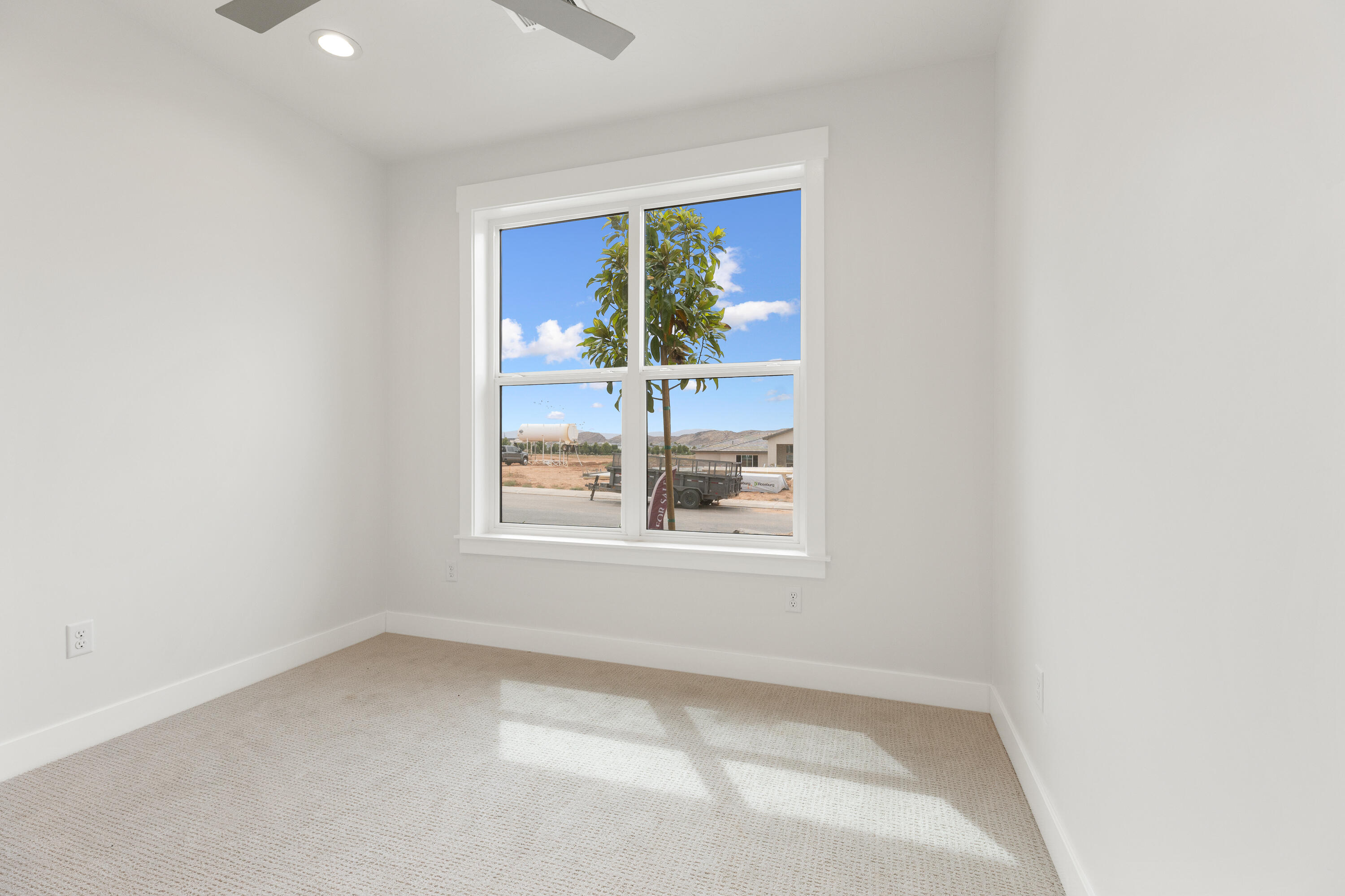 RED SLATE ESTATES - Residential