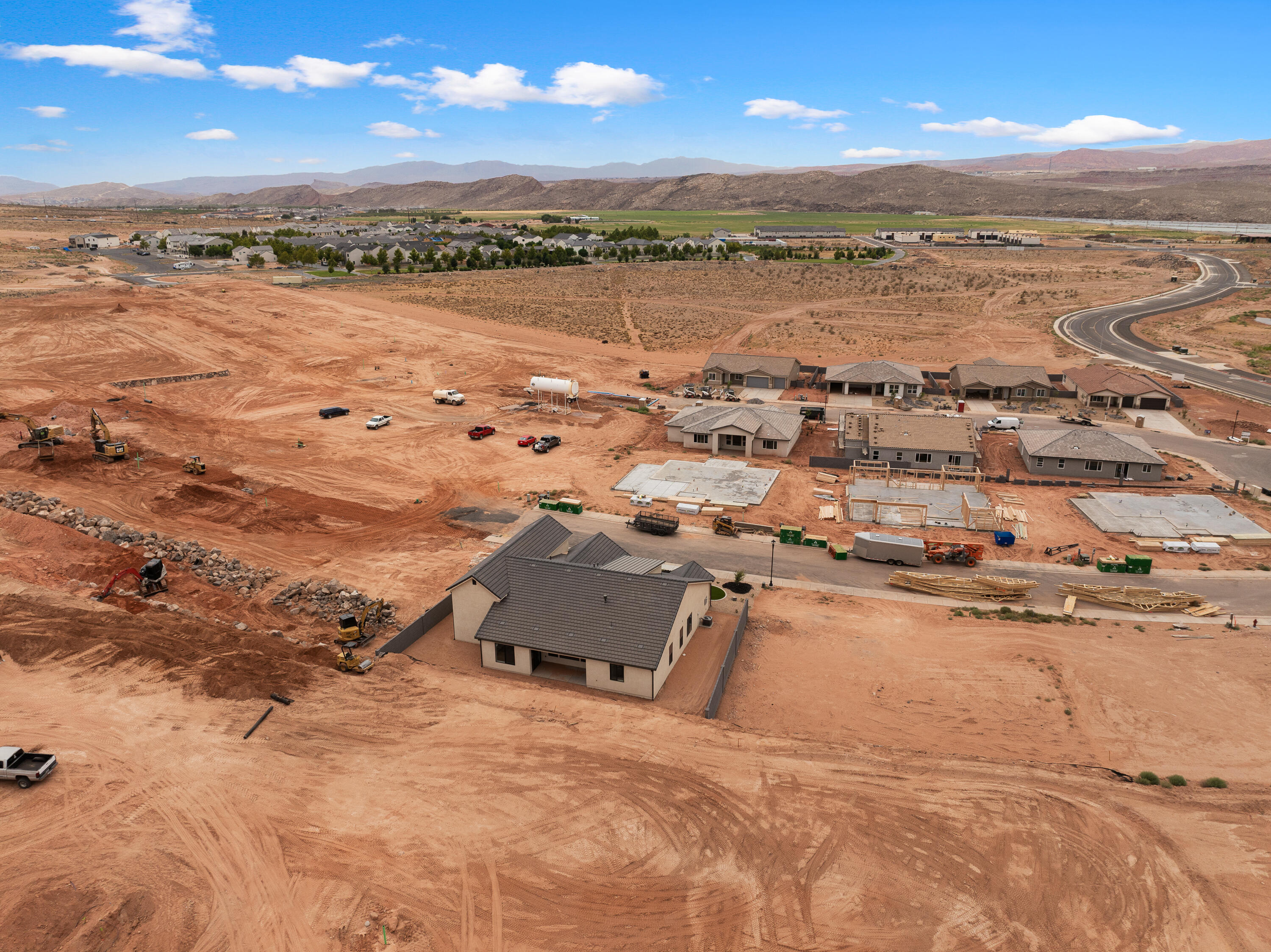 RED SLATE ESTATES - Residential