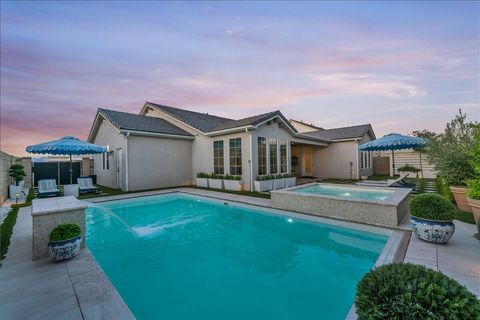 Tiny photo for 711 W Juniper Hill DR, Saint George, UT 84790 (MLS # 26-271871)