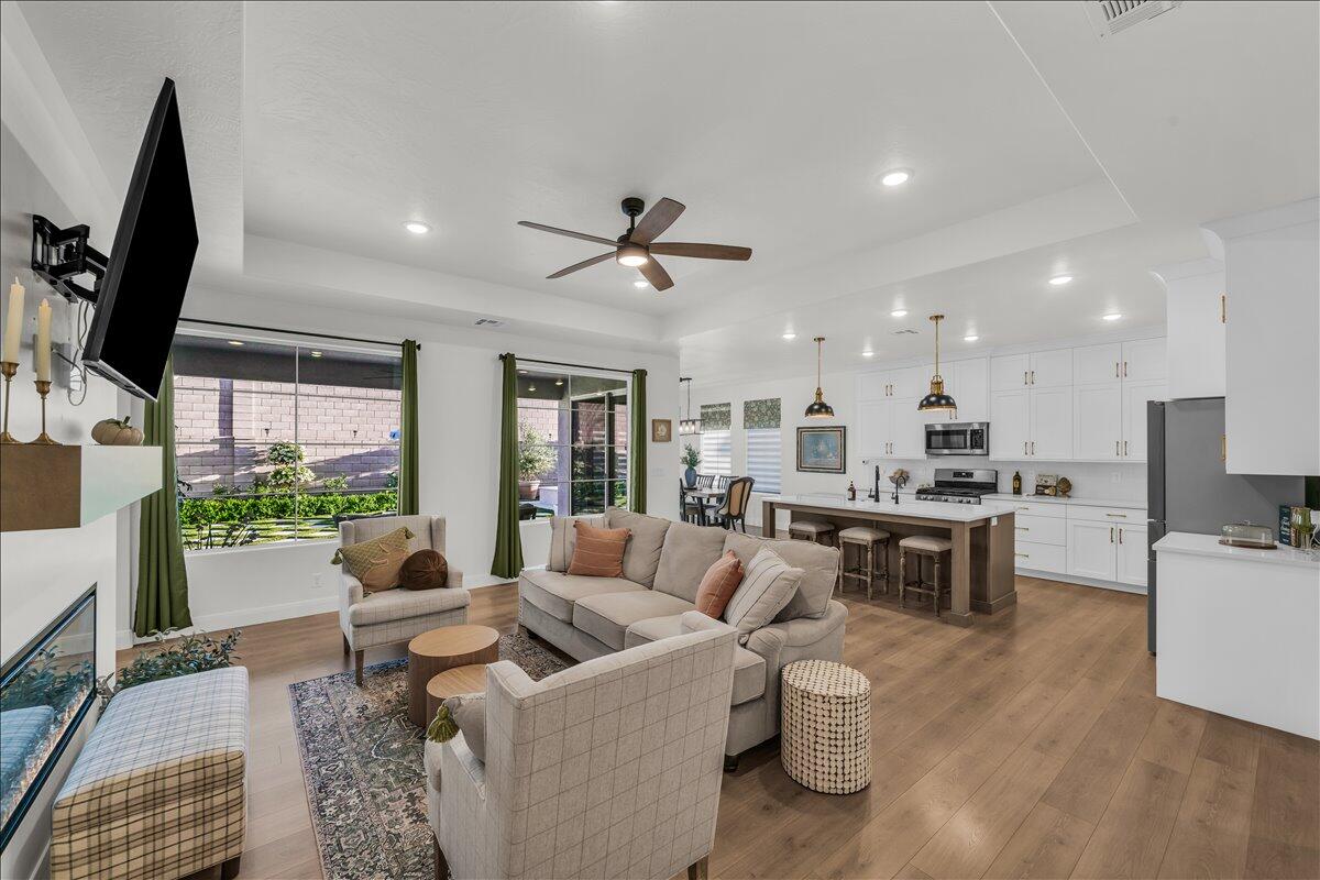 DESERT COLOR SAGE HAVEN - Residential