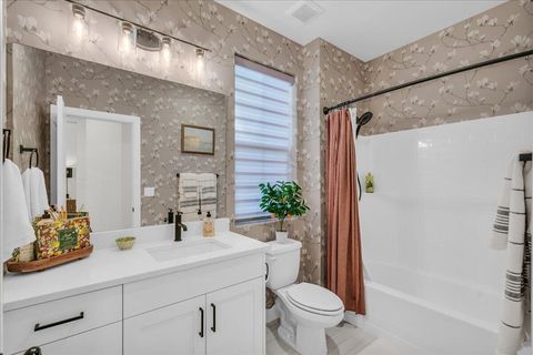 Tiny photo for 711 W Juniper Hill DR, Saint George, UT 84790 (MLS # 26-271871)